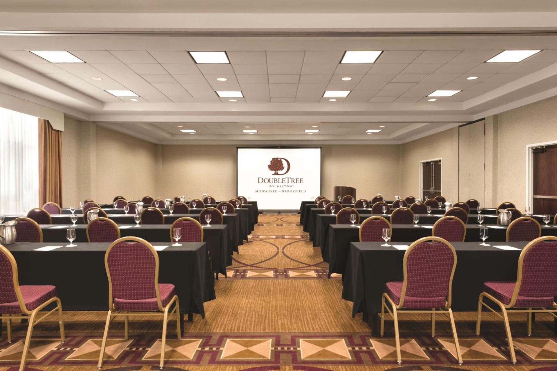 DoubleTree by Hilton Milwaukee/Brookfield photo 34