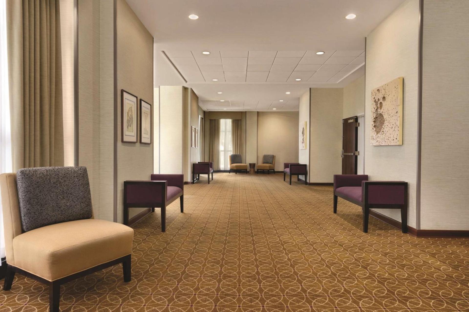 DoubleTree by Hilton Milwaukee/Brookfield photo 36