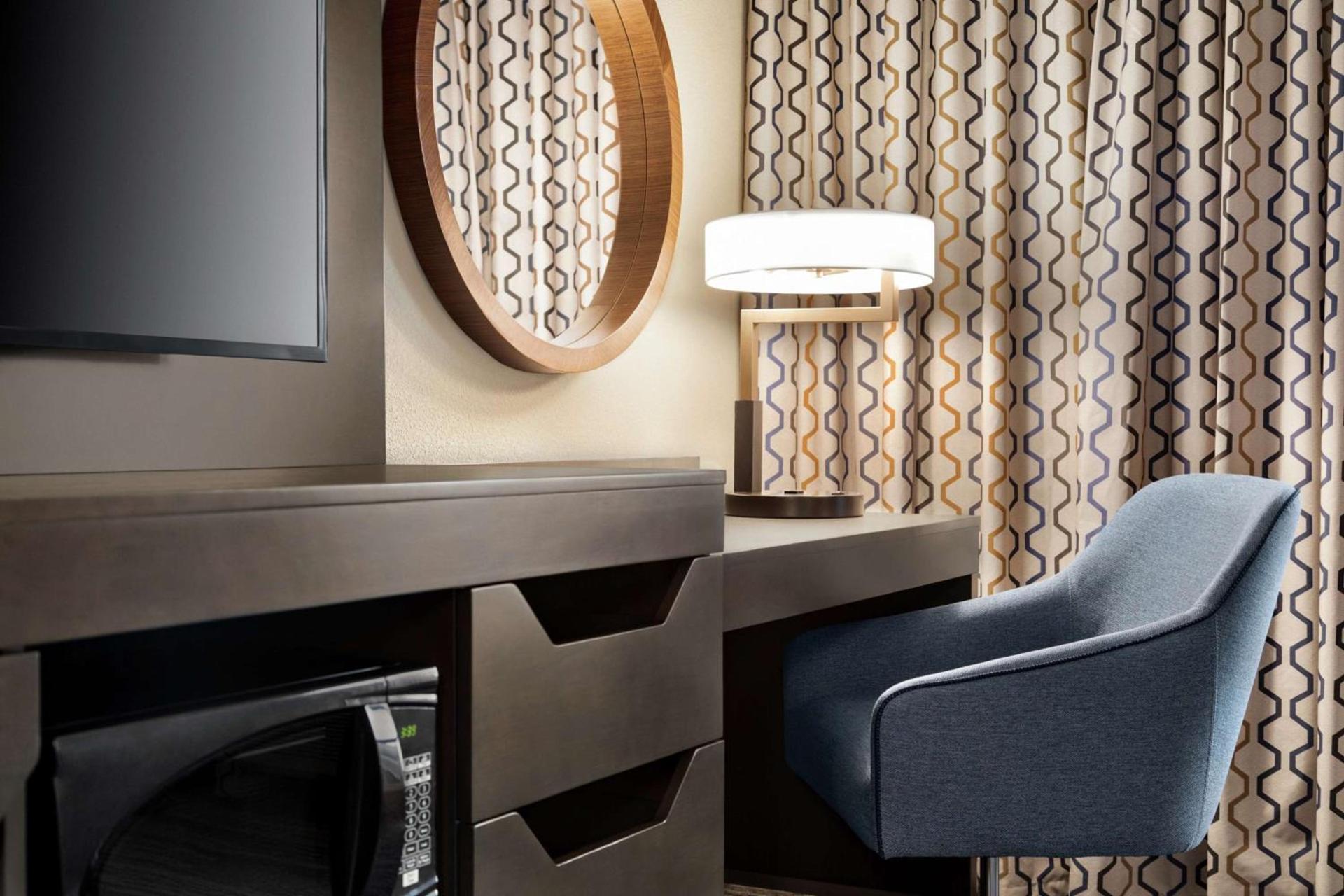 Hampton Inn Suites Kansas City Downtown Crossroads photo 23