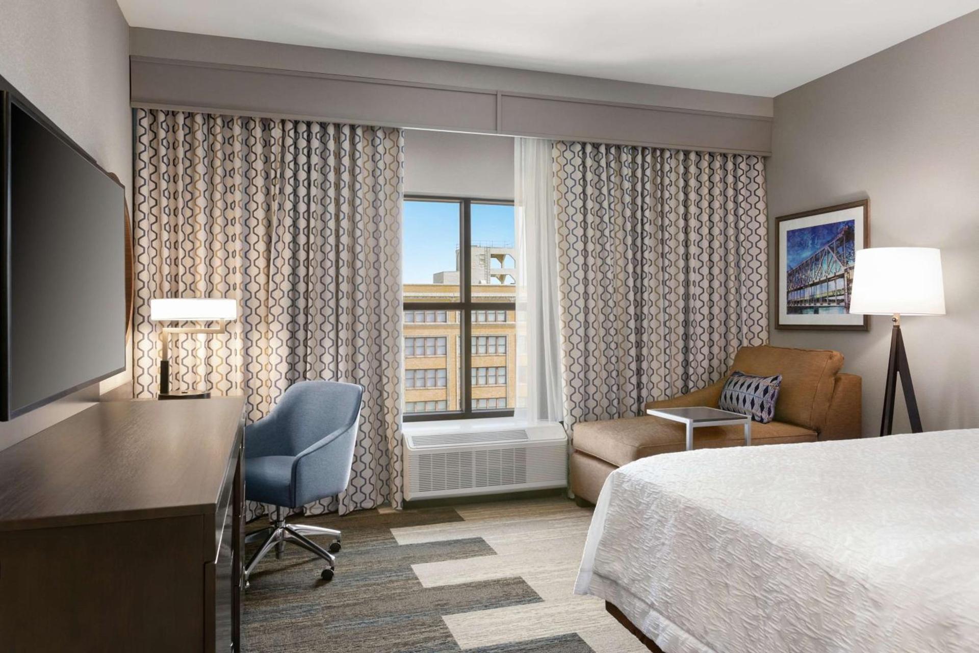 Hampton Inn Suites Kansas City Downtown Crossroads photo 22