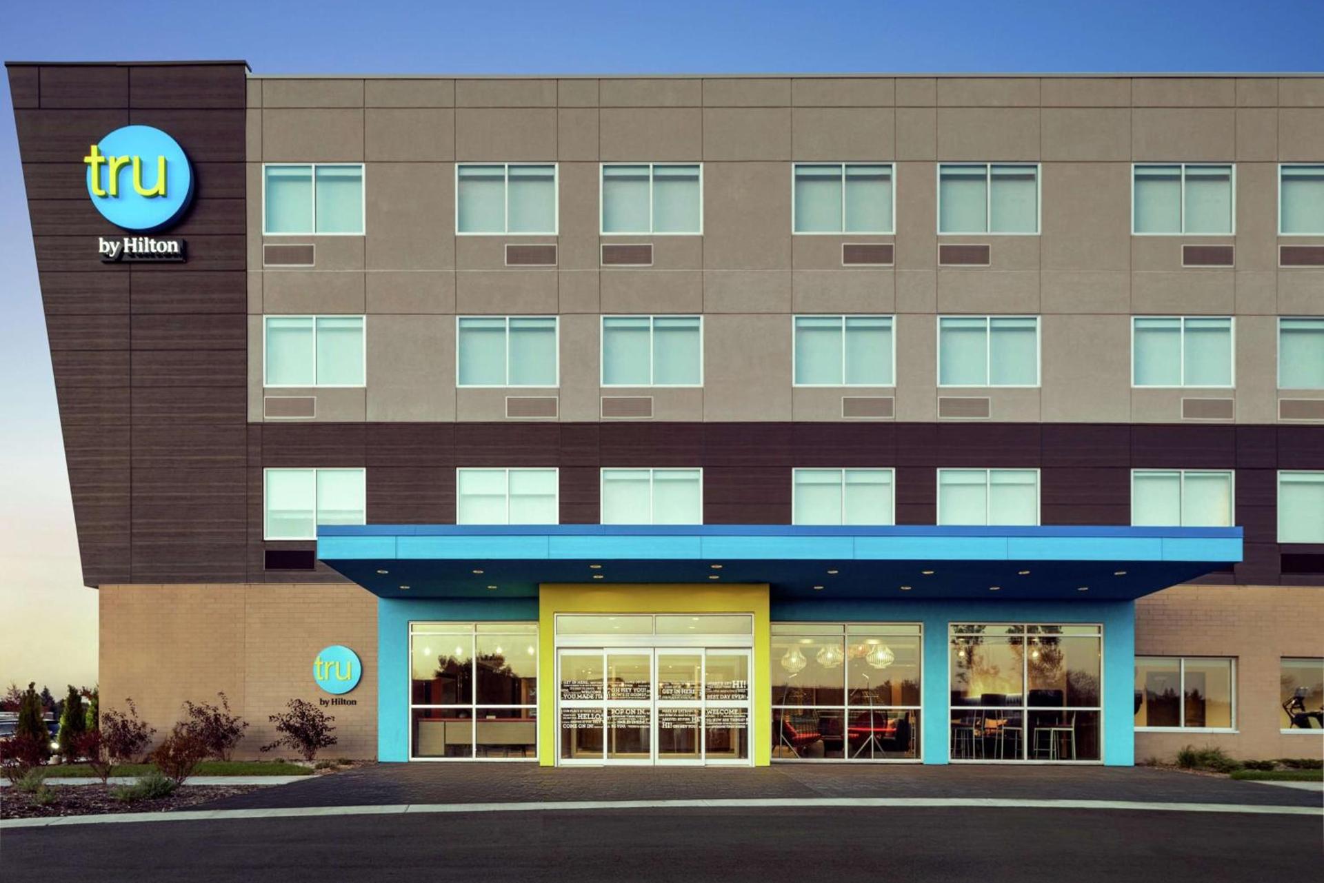 Tru By Hilton Milwaukee Brookfield photo 2