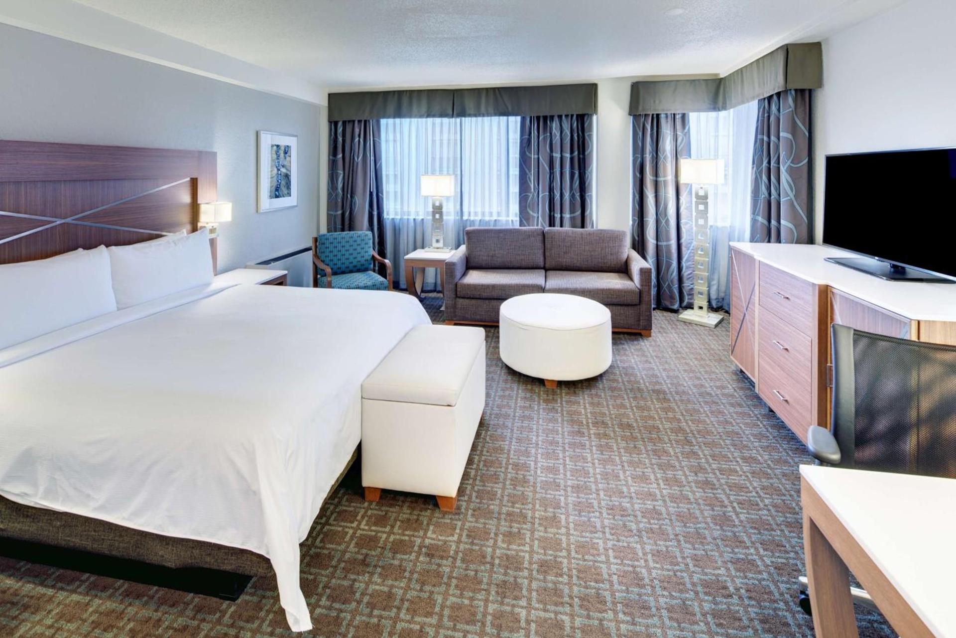 DoubleTree by Hilton Milwaukee Downtown photo 14
