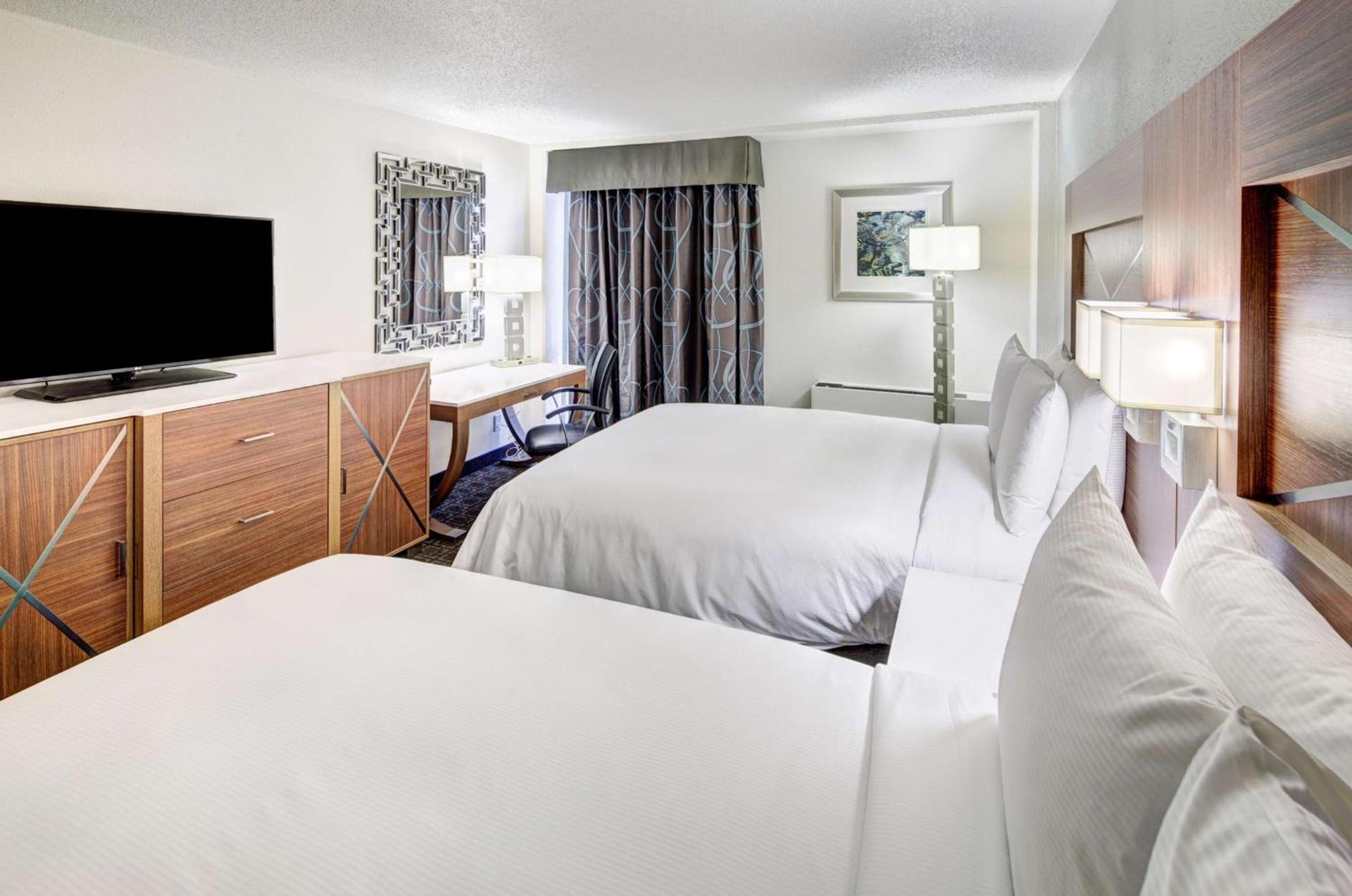 DoubleTree by Hilton Milwaukee Downtown photo 15