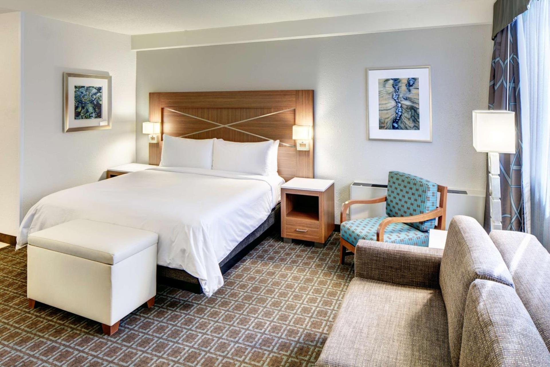 DoubleTree by Hilton Milwaukee Downtown photo 18