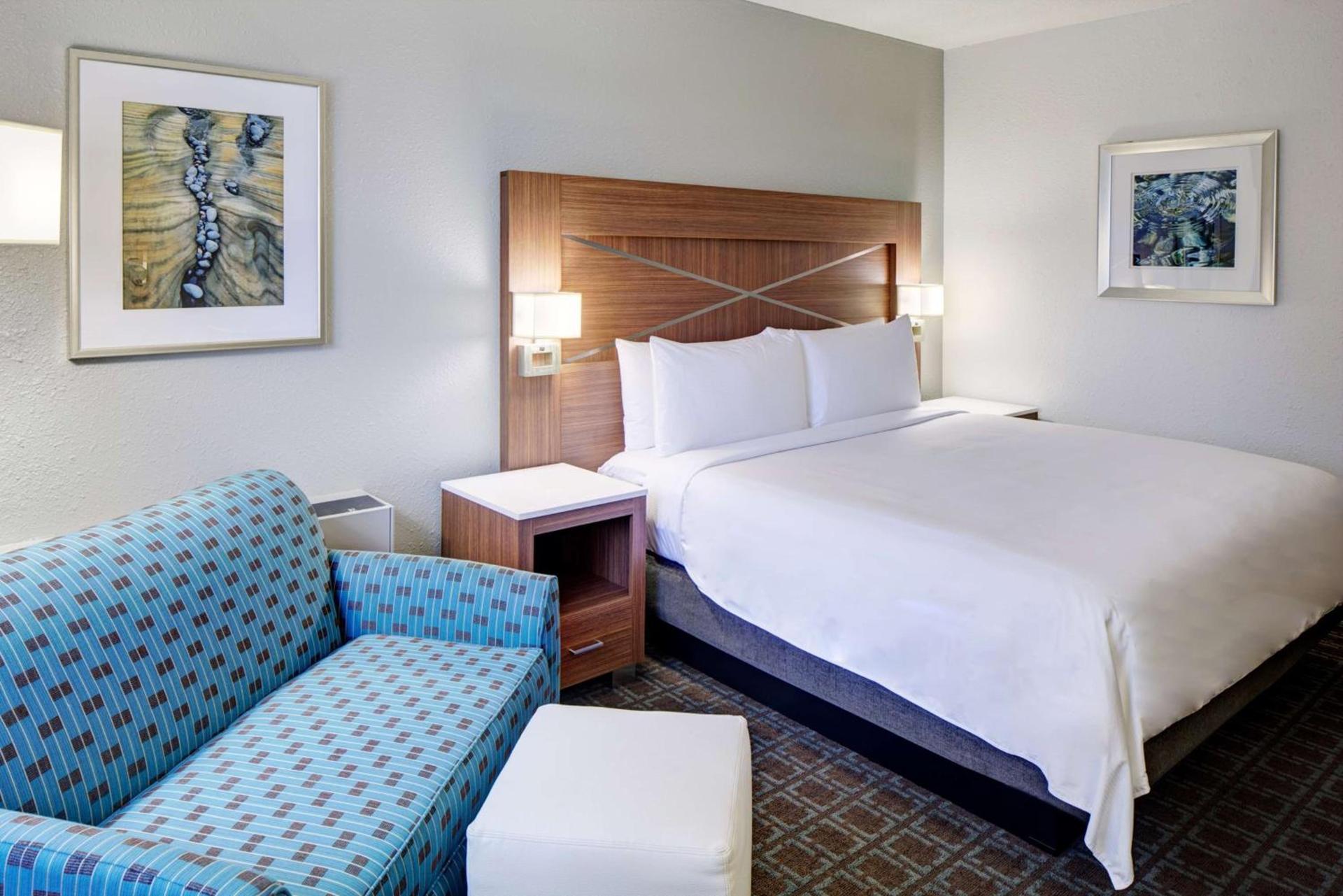 DoubleTree by Hilton Milwaukee Downtown photo 20