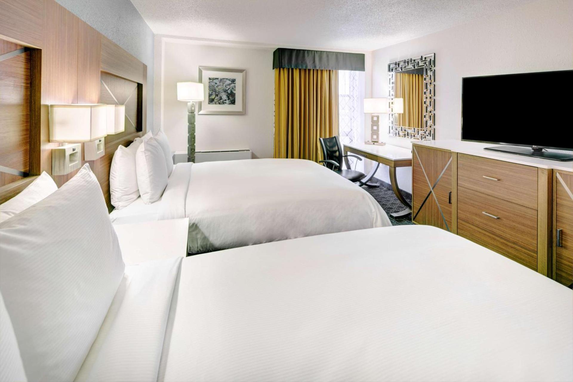 DoubleTree by Hilton Milwaukee Downtown photo 25