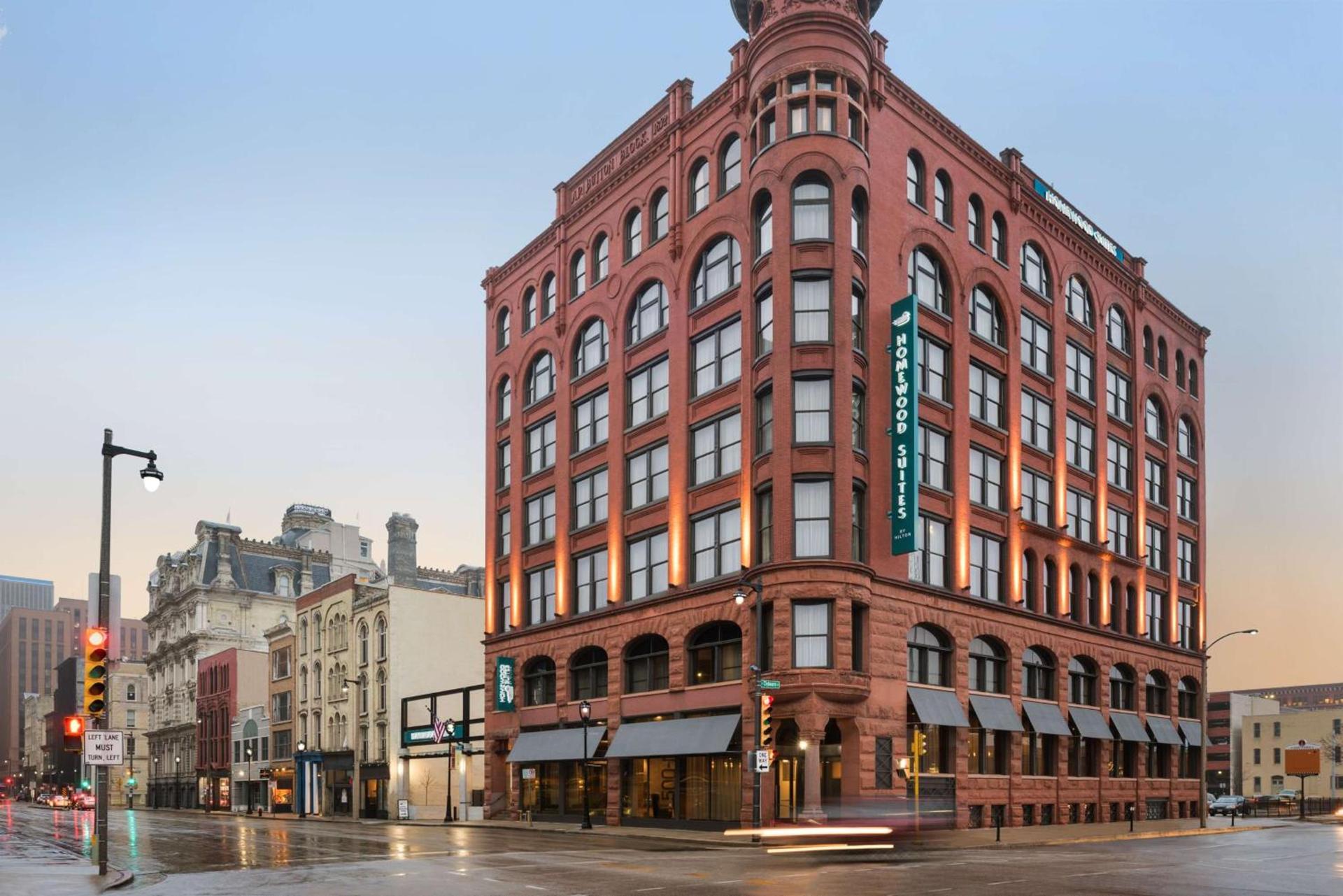 Homewood Suites By Hilton Milwaukee Downtown photo 1