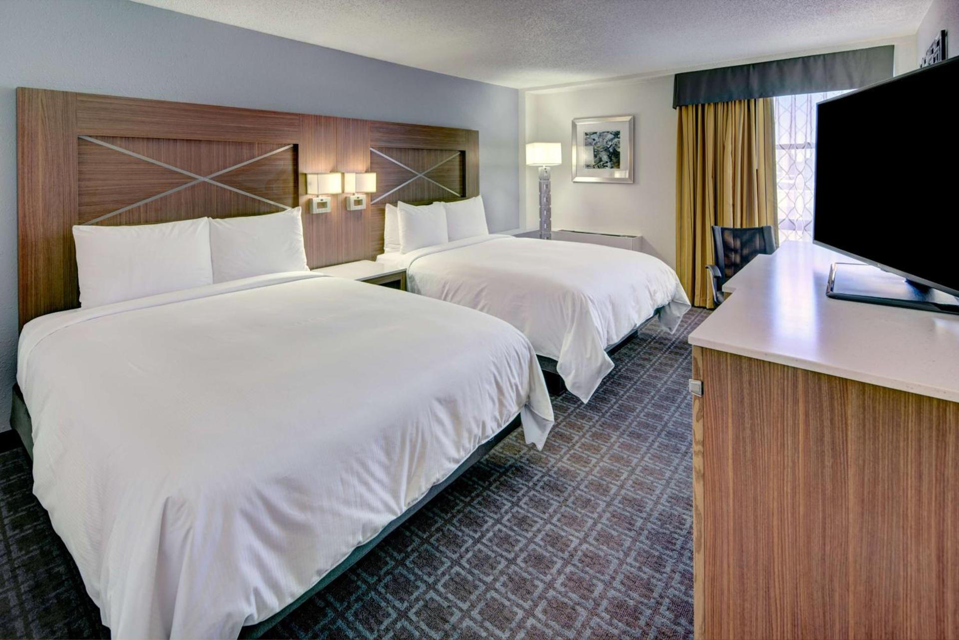 DoubleTree by Hilton Milwaukee Downtown photo 34