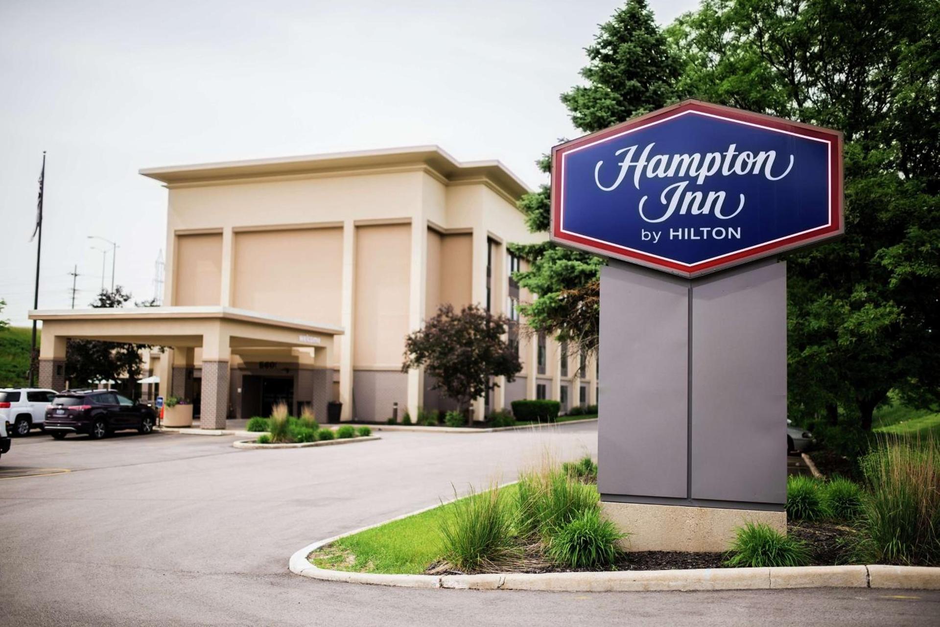 Hampton Inn Milwaukee Northwest photo 1