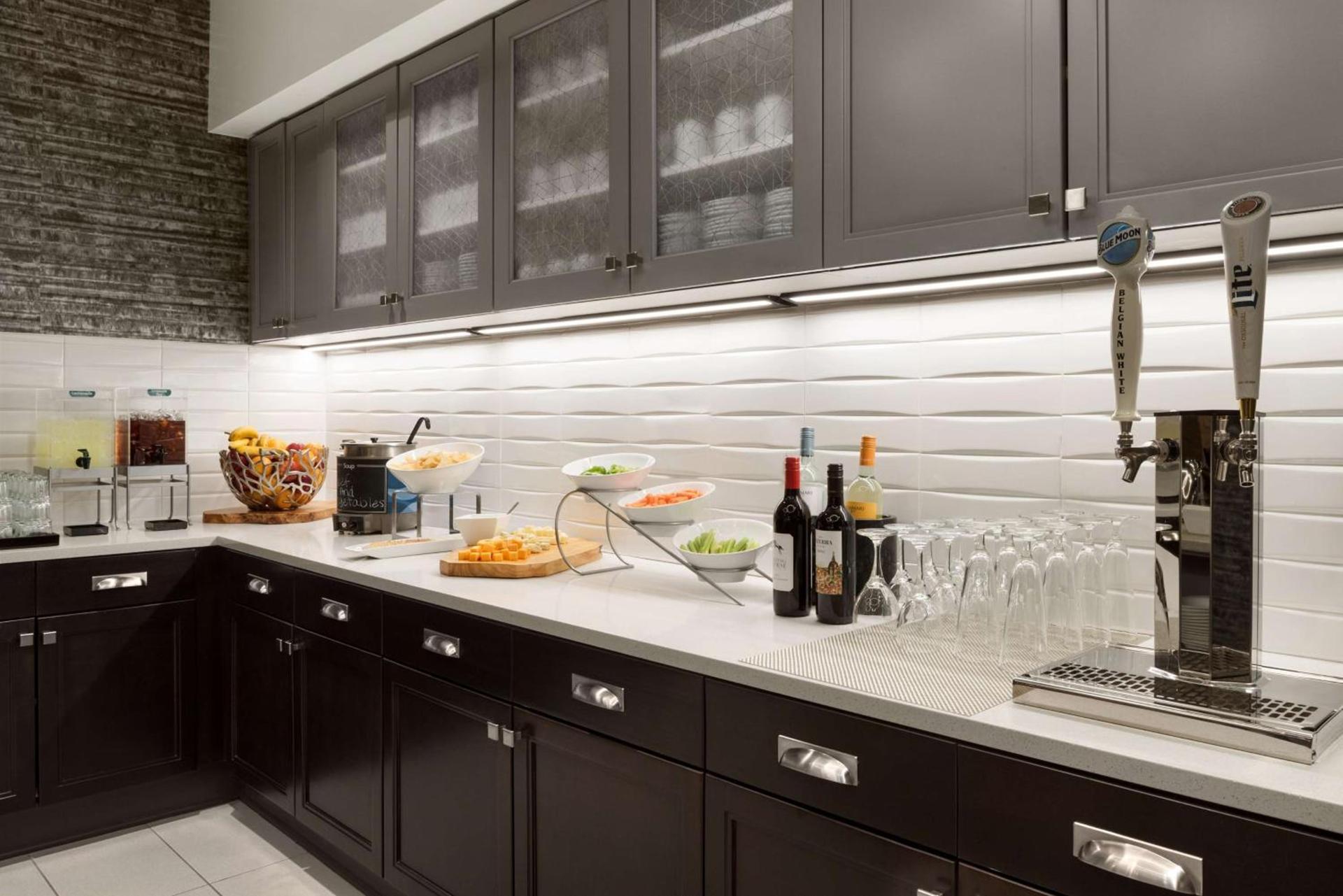Homewood Suites By Hilton Milwaukee Downtown photo 13