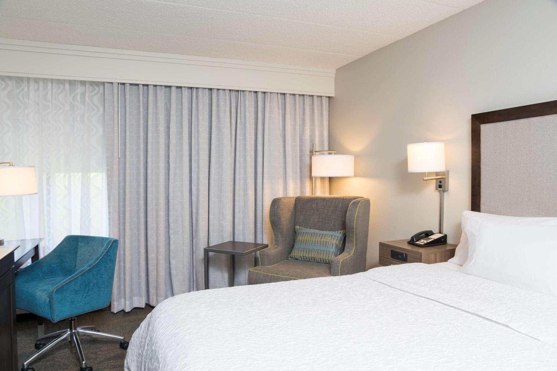 Hampton Inn Milwaukee Northwest photo 14