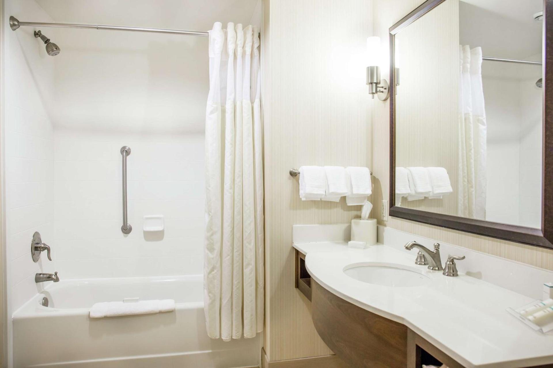 Hilton Garden Inn Milwaukee Downtown photo 21