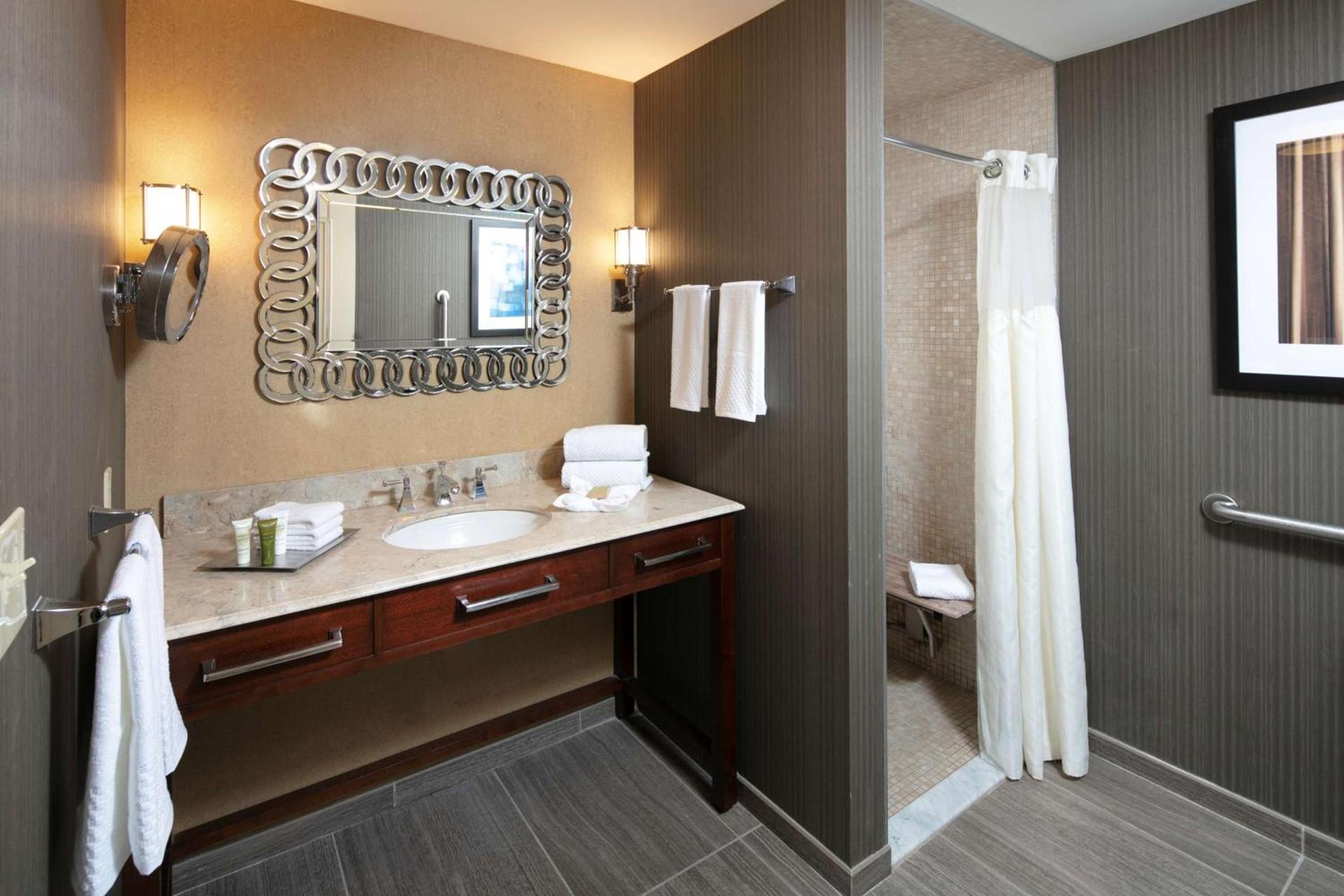 Hilton Milwaukee photo 27