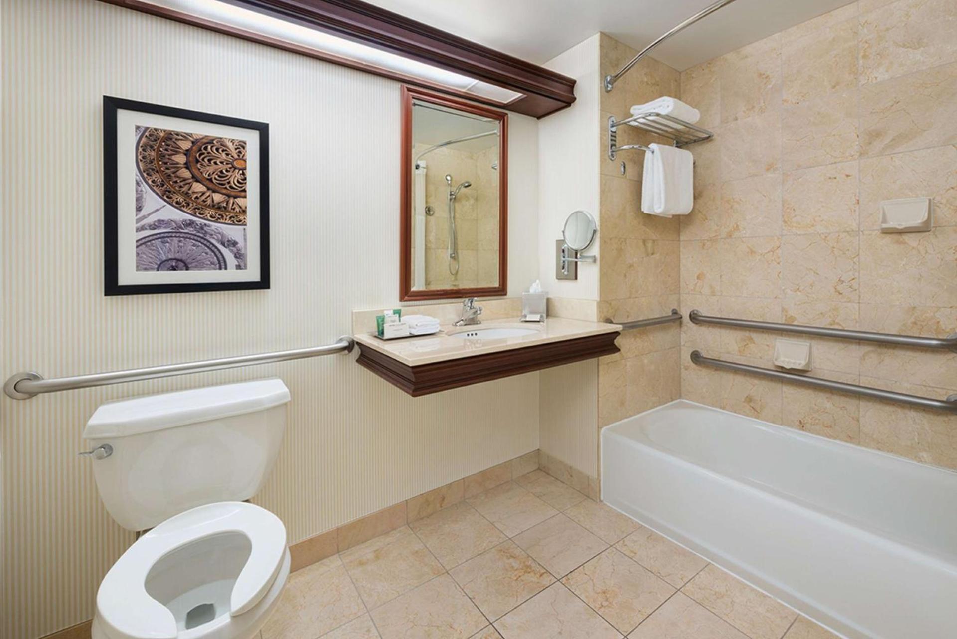 Hilton Milwaukee photo 58