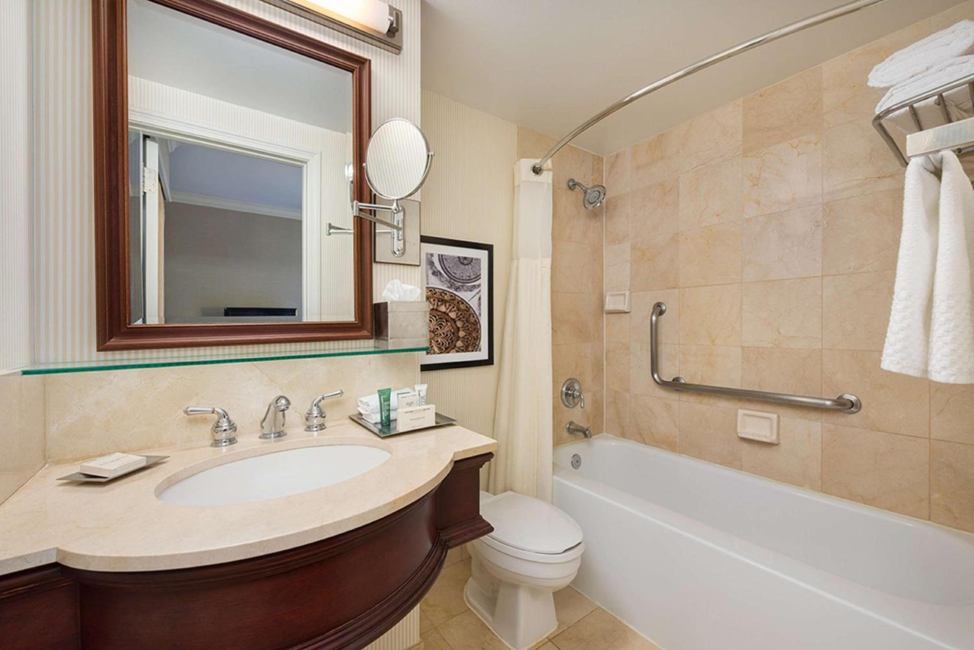 Hilton Milwaukee photo 70