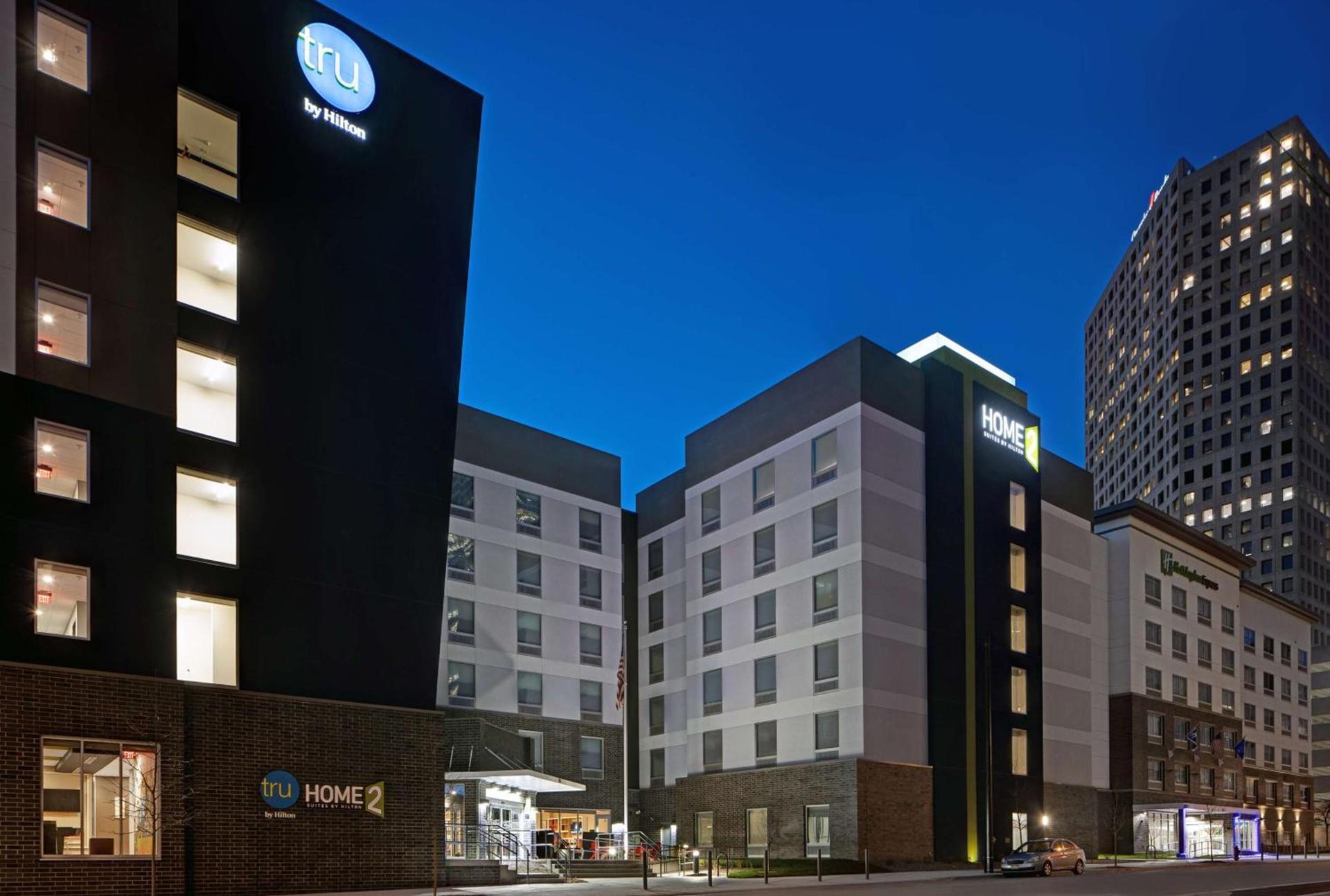 Home2 Suites By Hilton Milwaukee Downtown photo 2