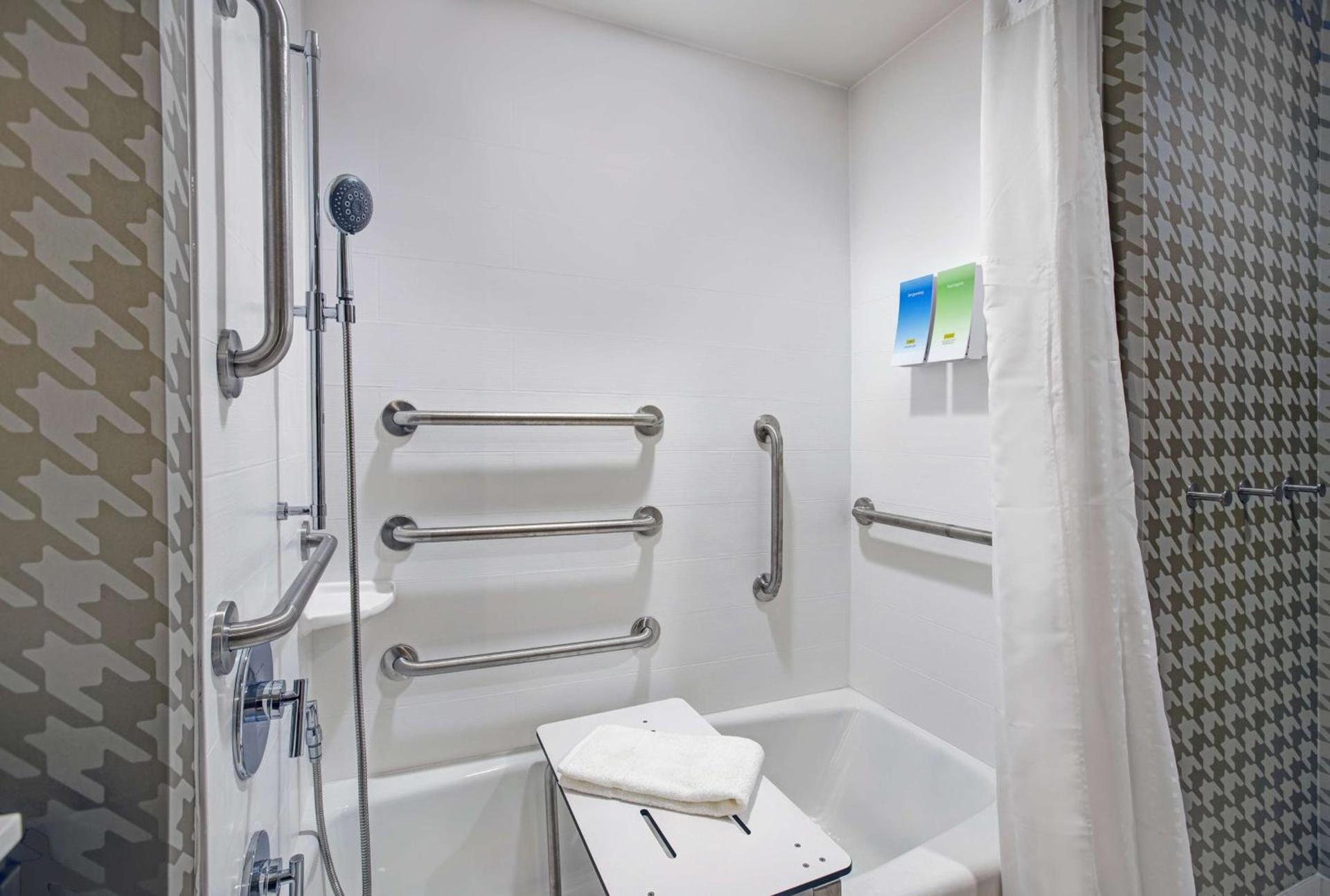 Home2 Suites By Hilton Milwaukee Downtown photo 21