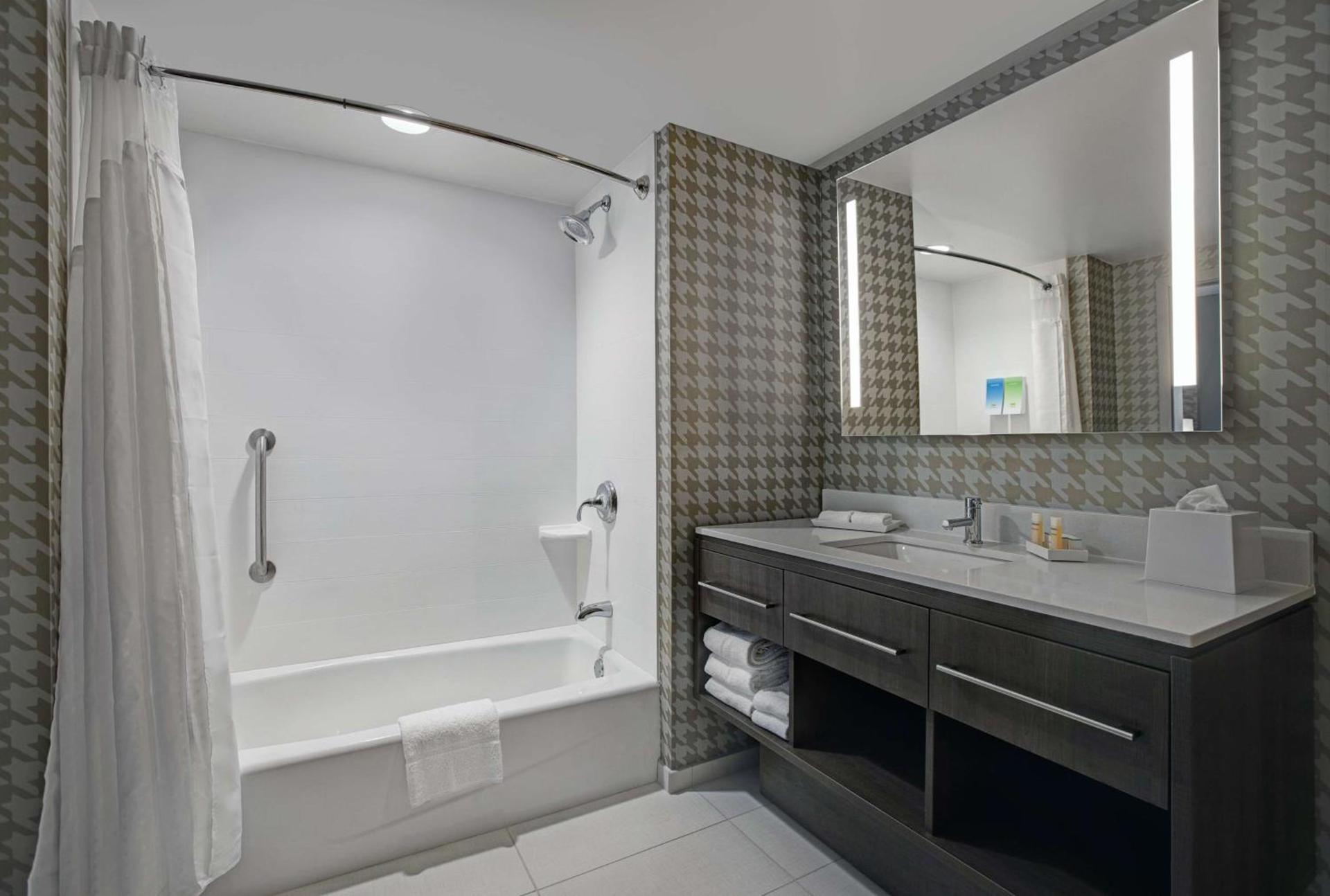 Home2 Suites By Hilton Milwaukee Downtown photo 23
