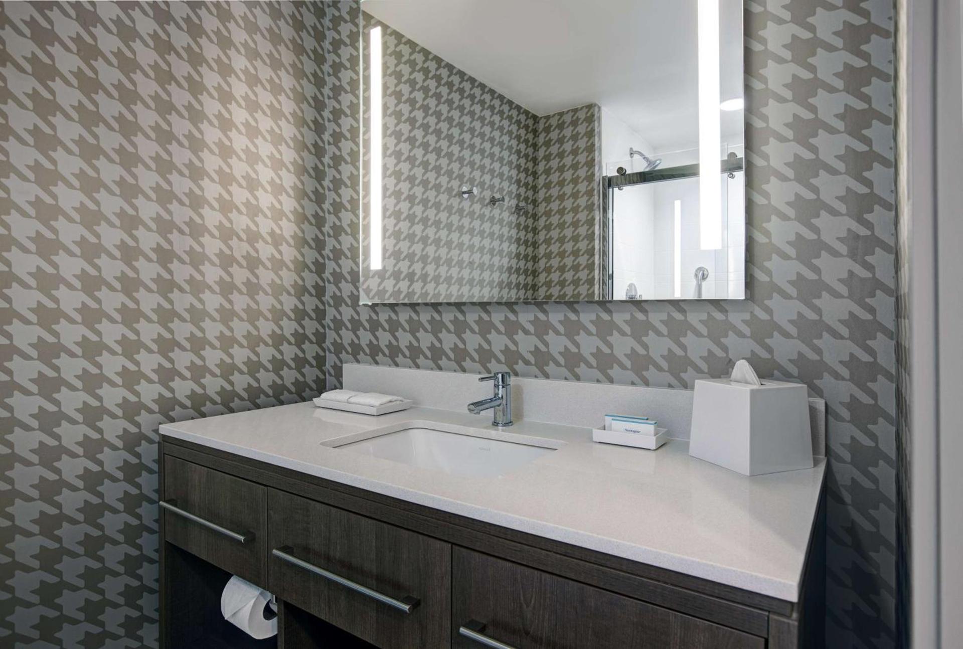 Home2 Suites By Hilton Milwaukee Downtown photo 31