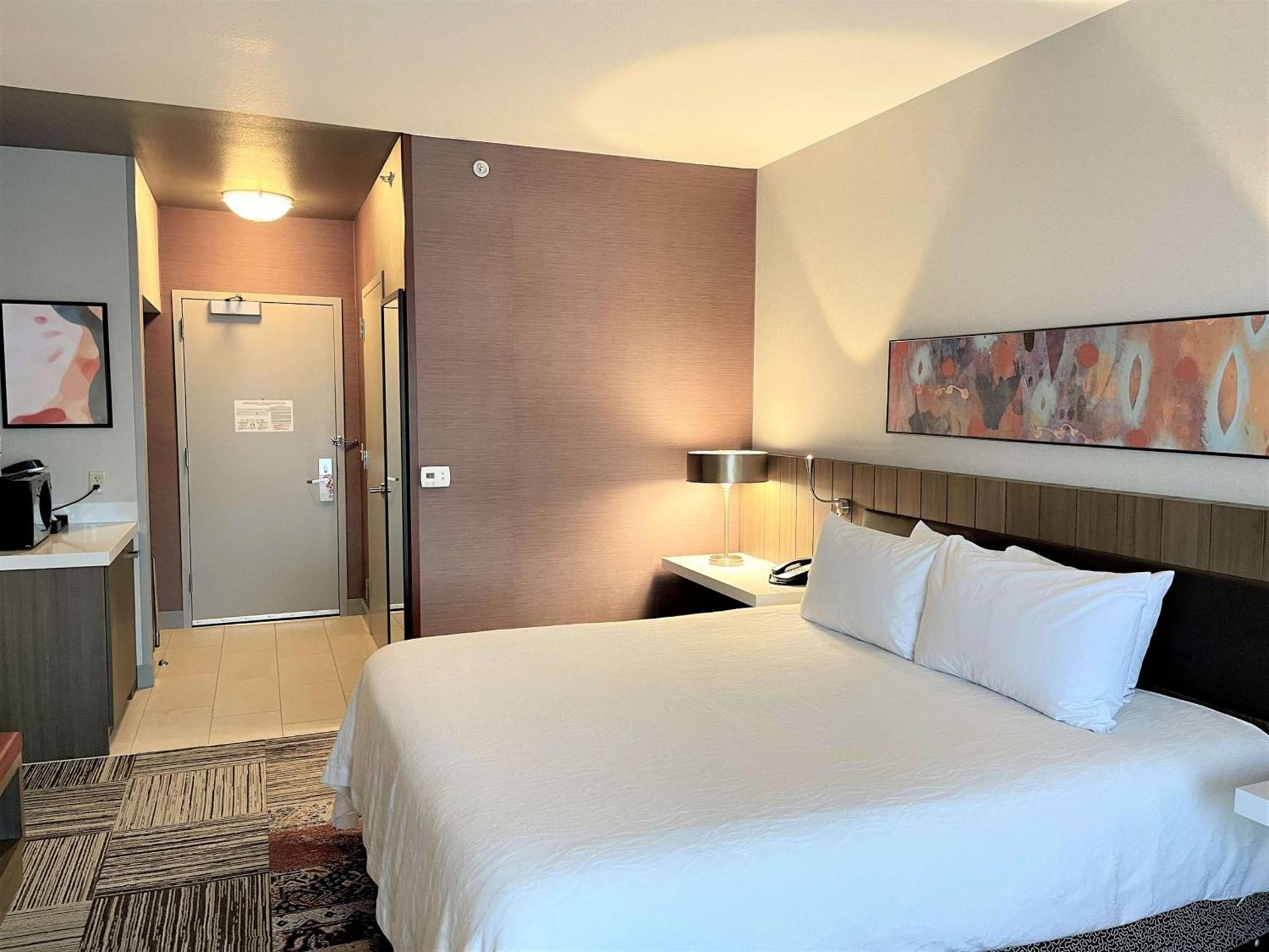 Hilton Garden Inn Oconomowoc photo 16