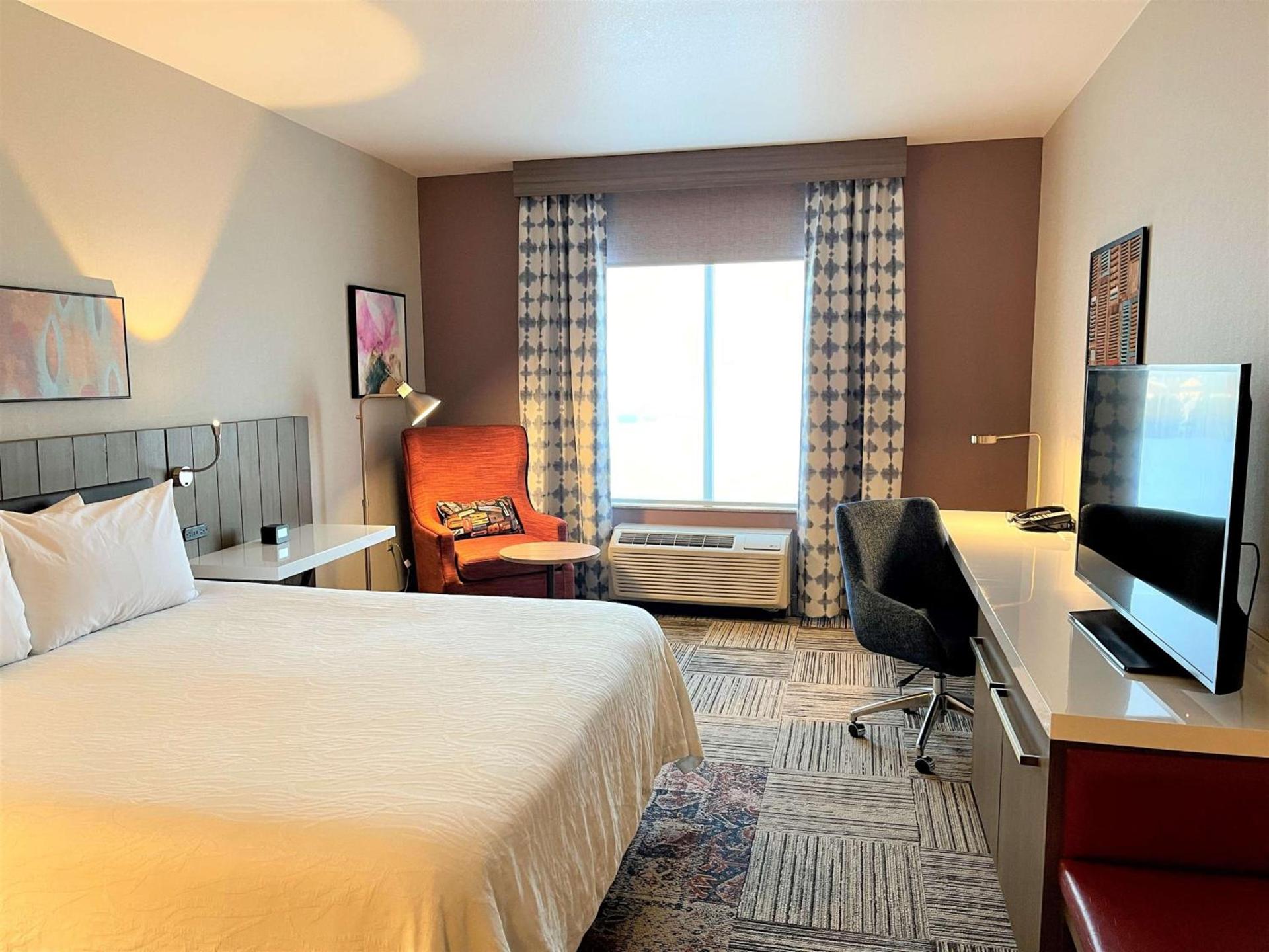 Hilton Garden Inn Oconomowoc photo 17