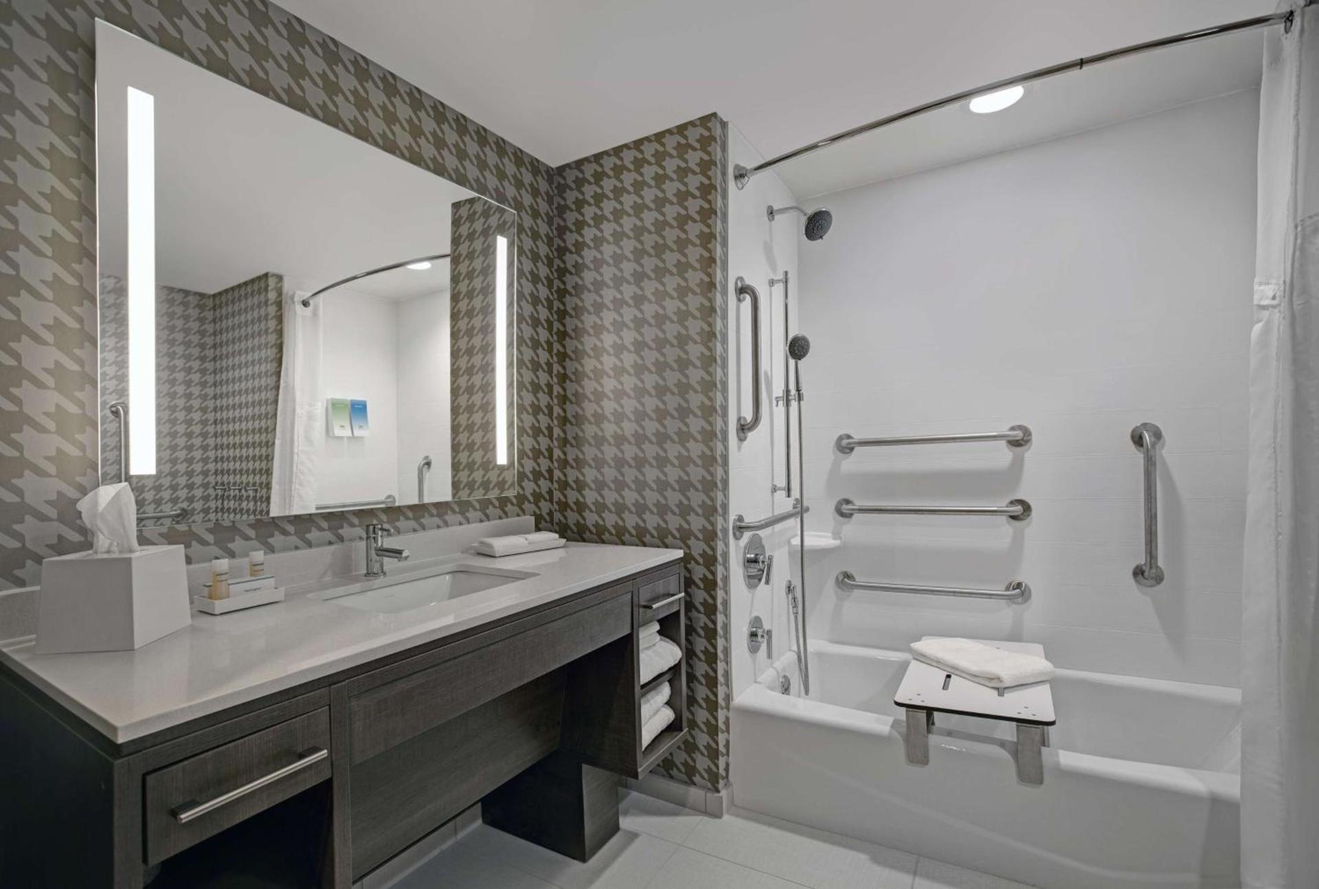 Home2 Suites By Hilton Milwaukee Downtown photo 32