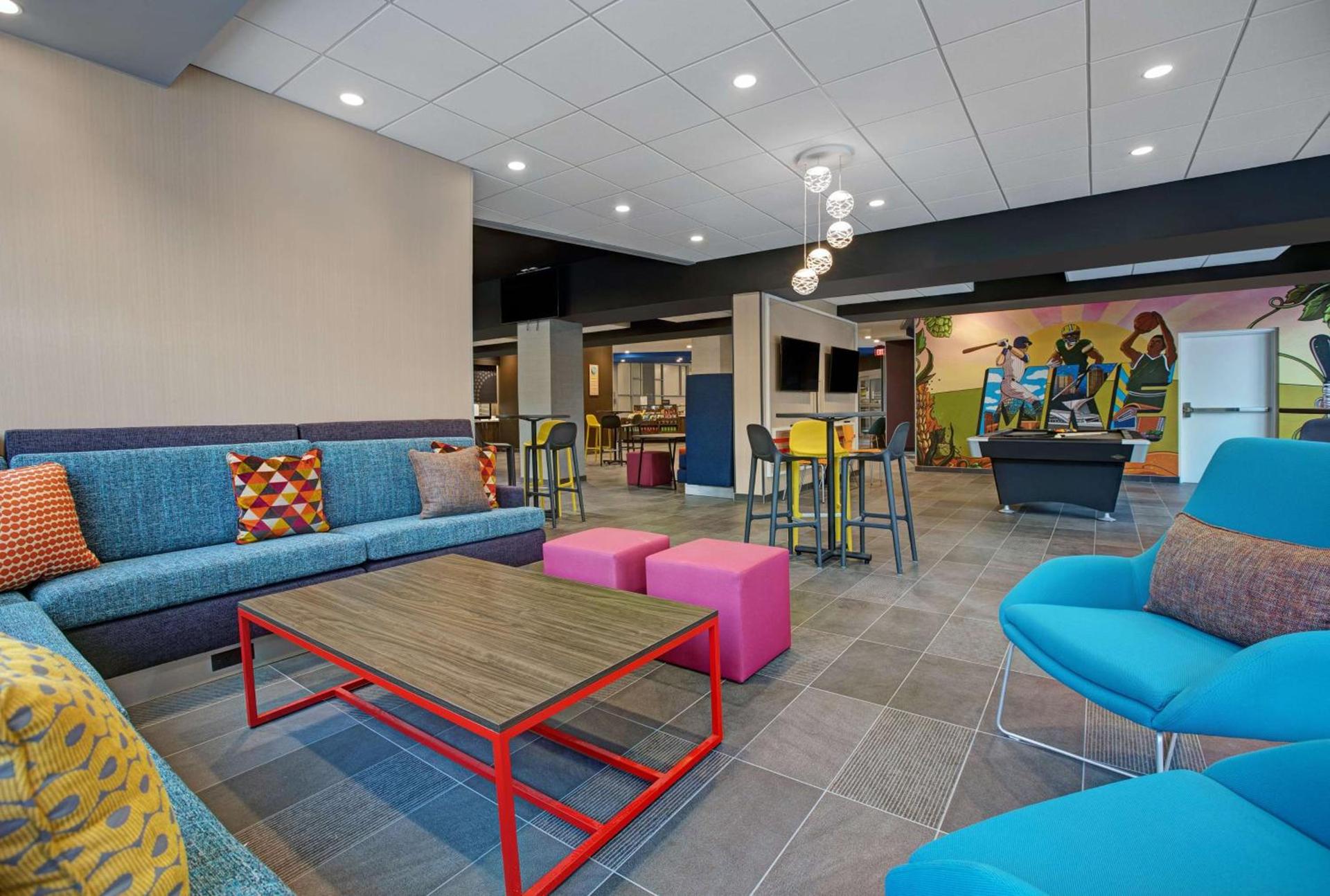 Tru By Hilton Milwaukee Downtown, WI photo 11