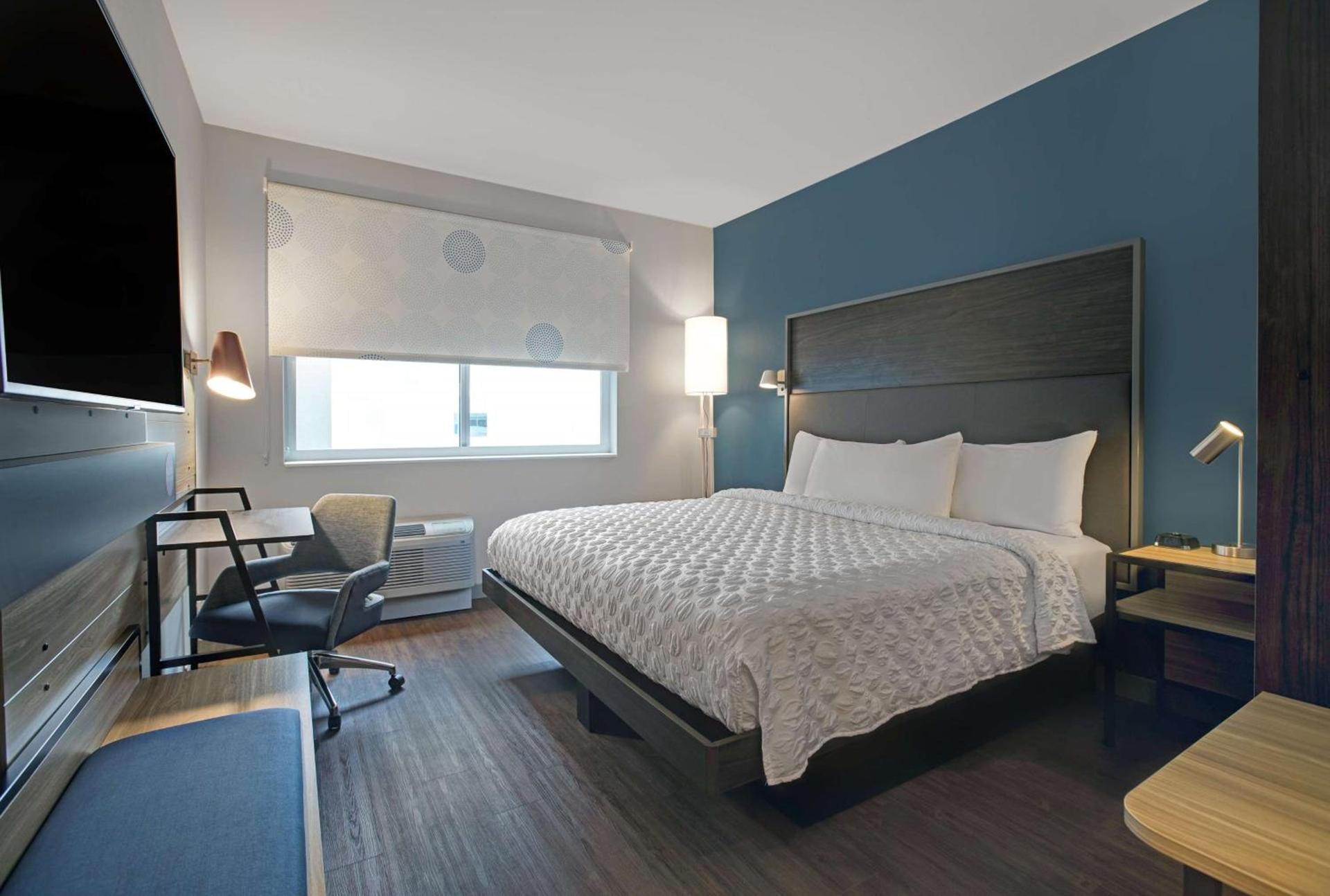 Tru By Hilton Milwaukee Downtown, WI photo 22