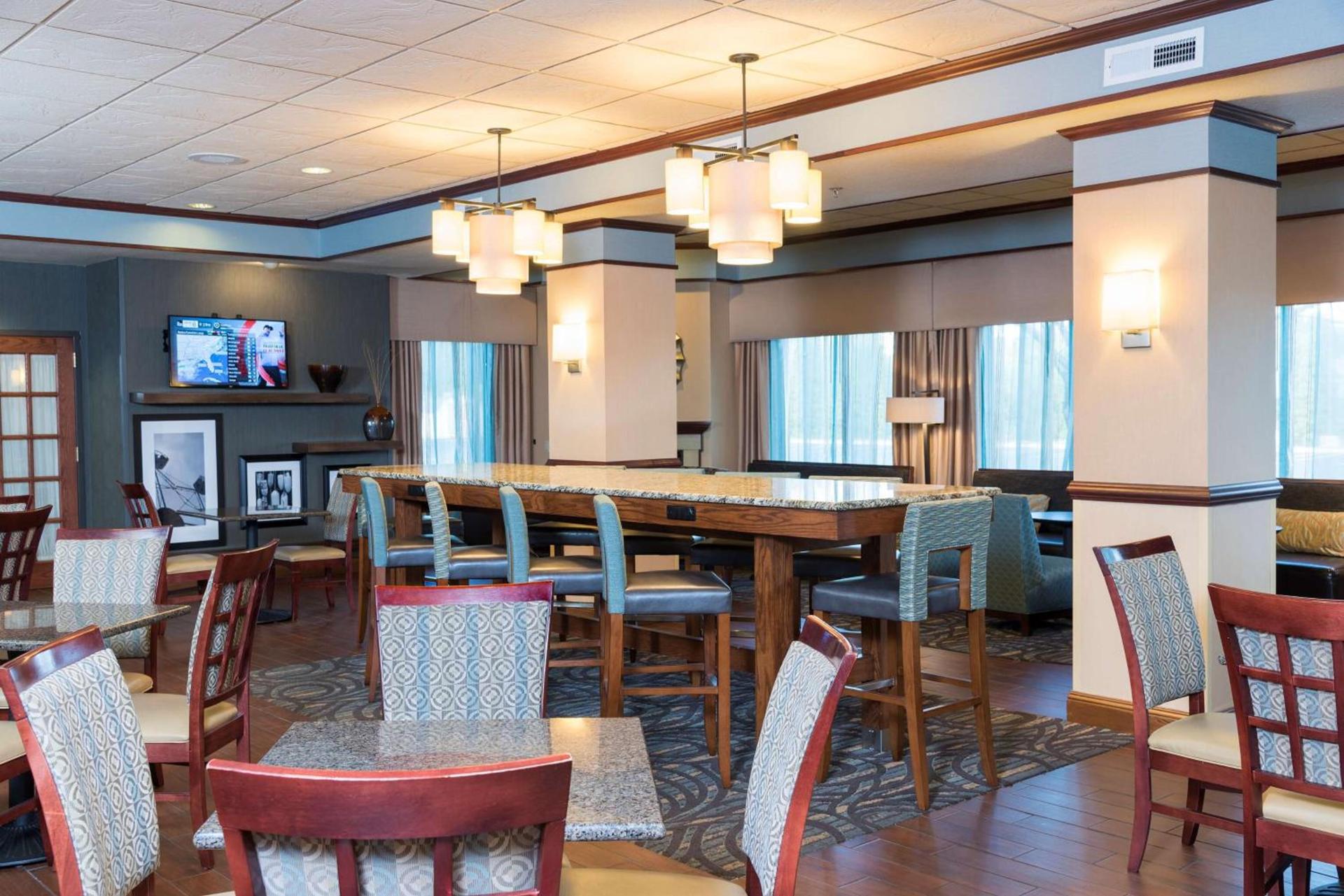 Hampton Inn Midland photo 7
