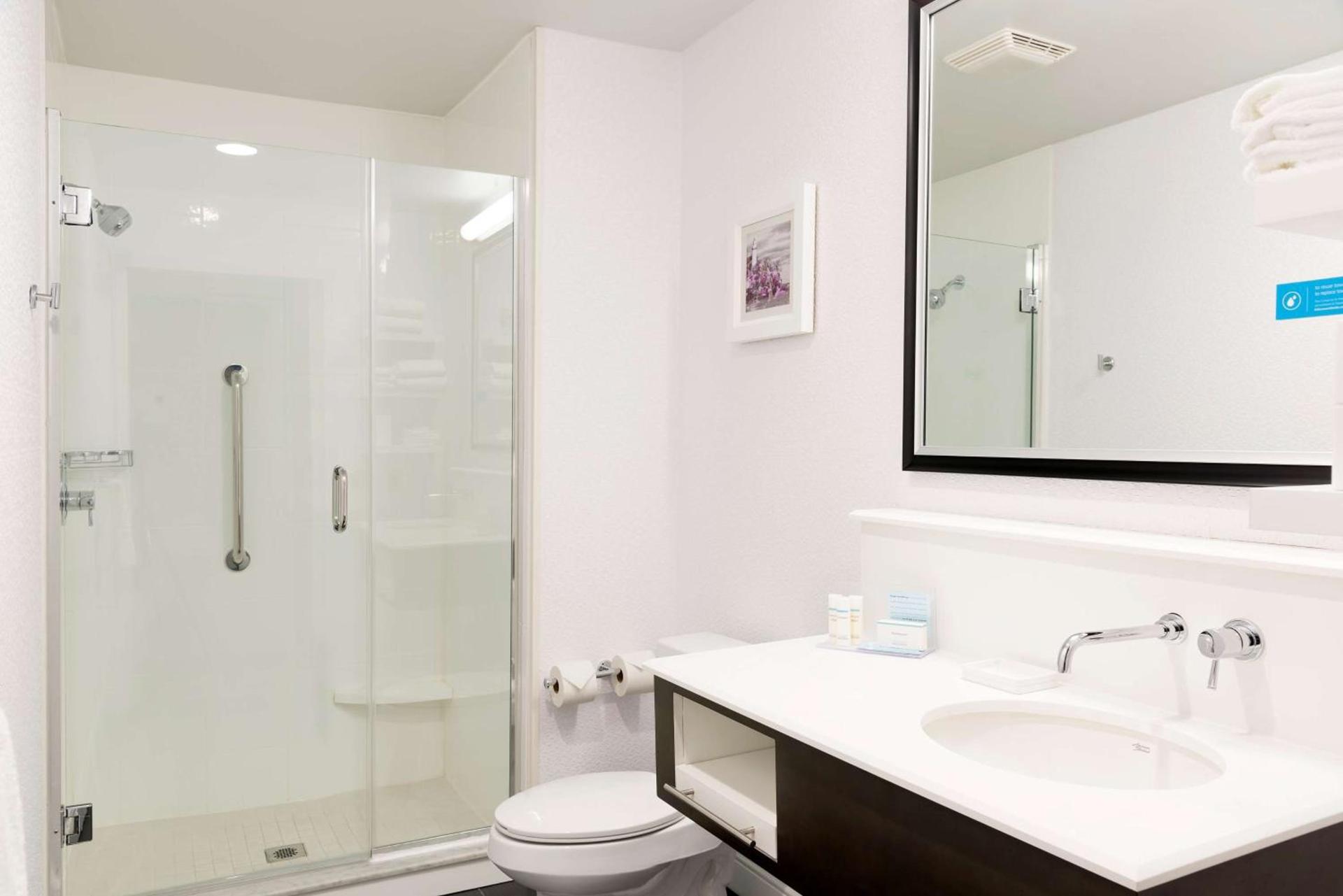 Hampton Inn Midland photo 23