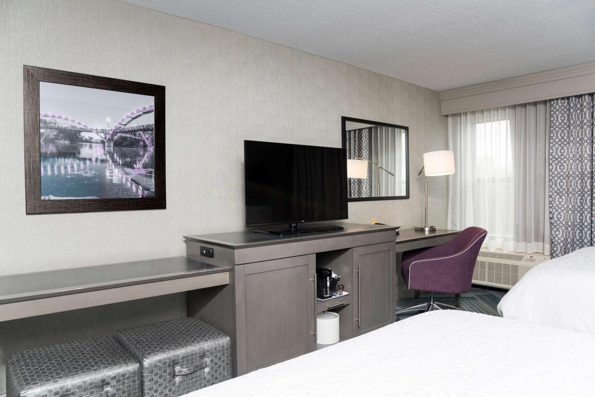 Hampton Inn Midland photo 25