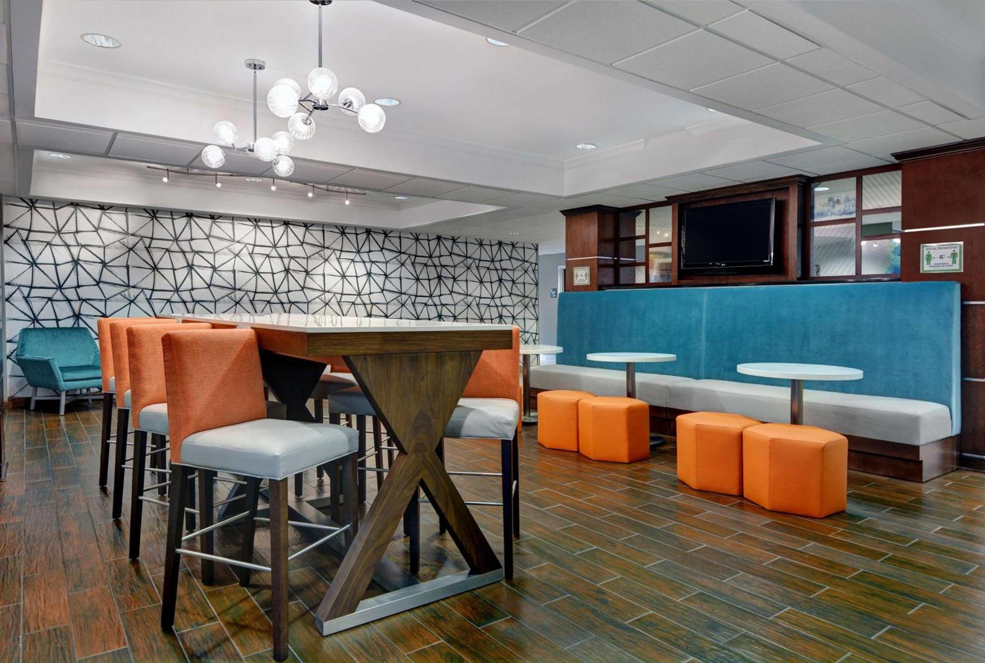 Hampton Inn Charlotte Monroe photo 11