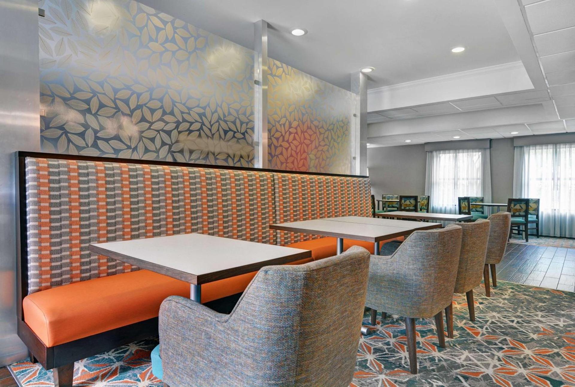 Hampton Inn Charlotte Monroe photo 12
