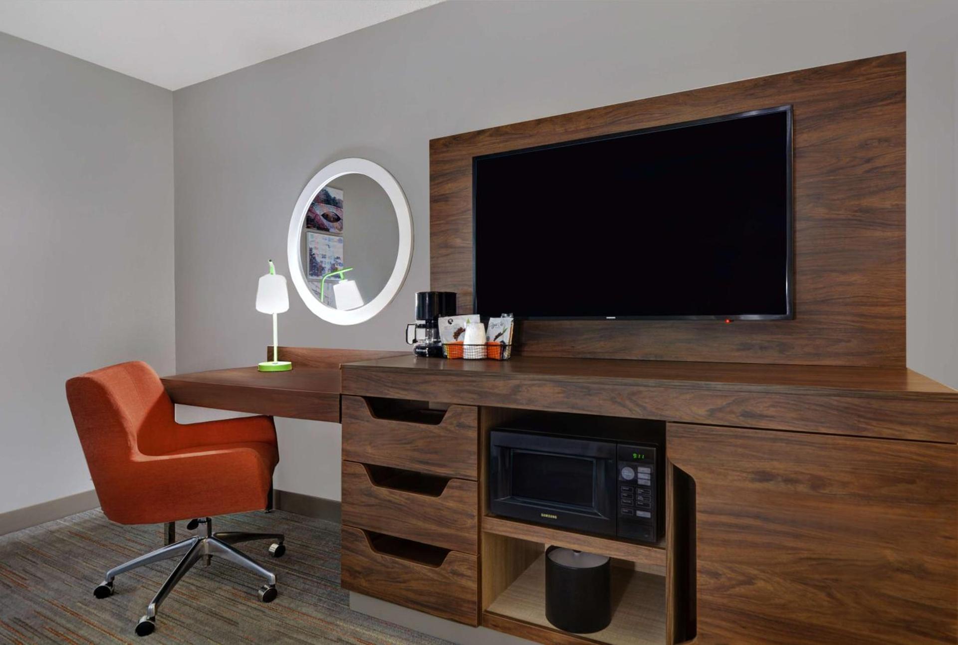 Hampton Inn Charlotte Monroe photo 37
