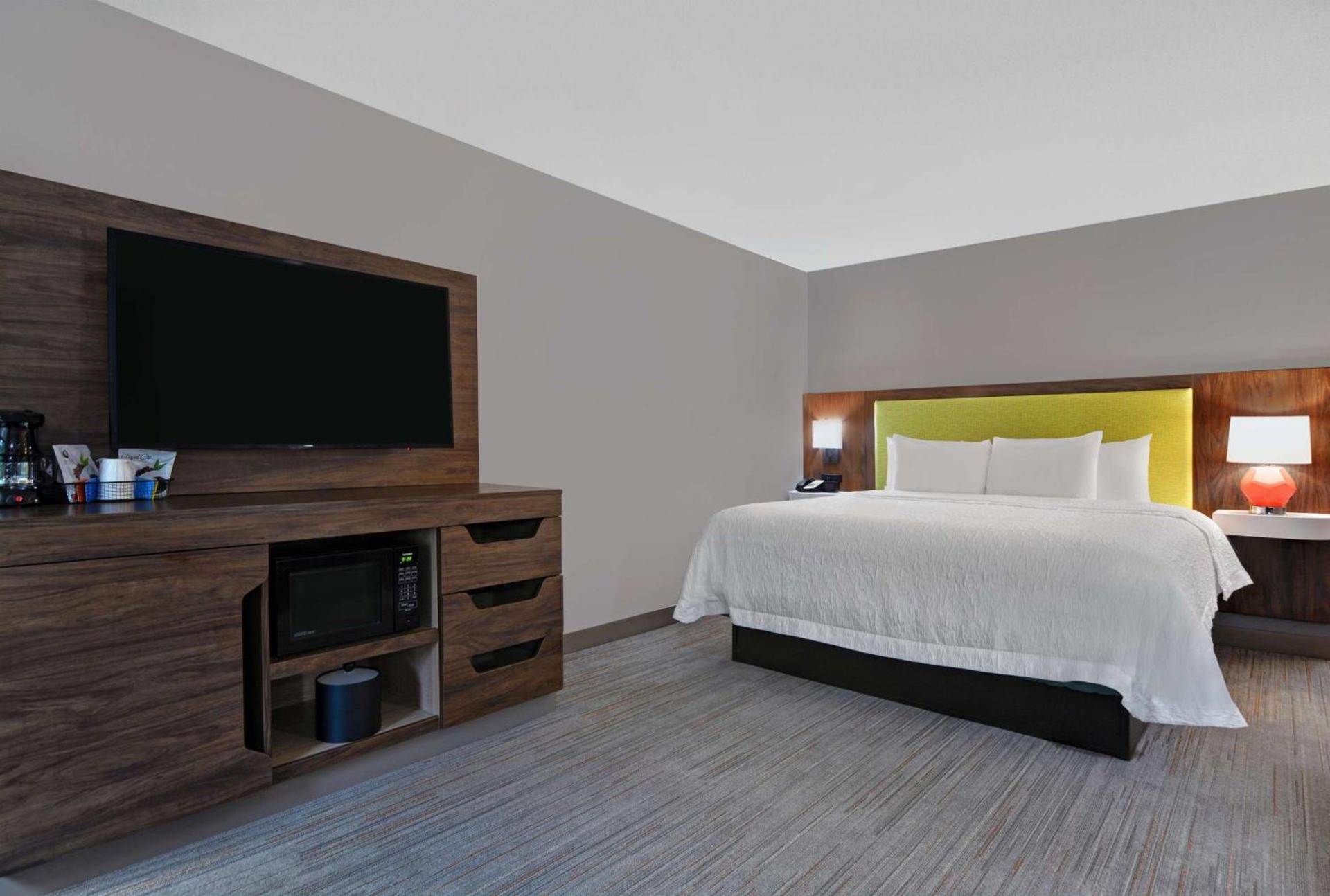 Hampton Inn Charlotte Monroe photo 43