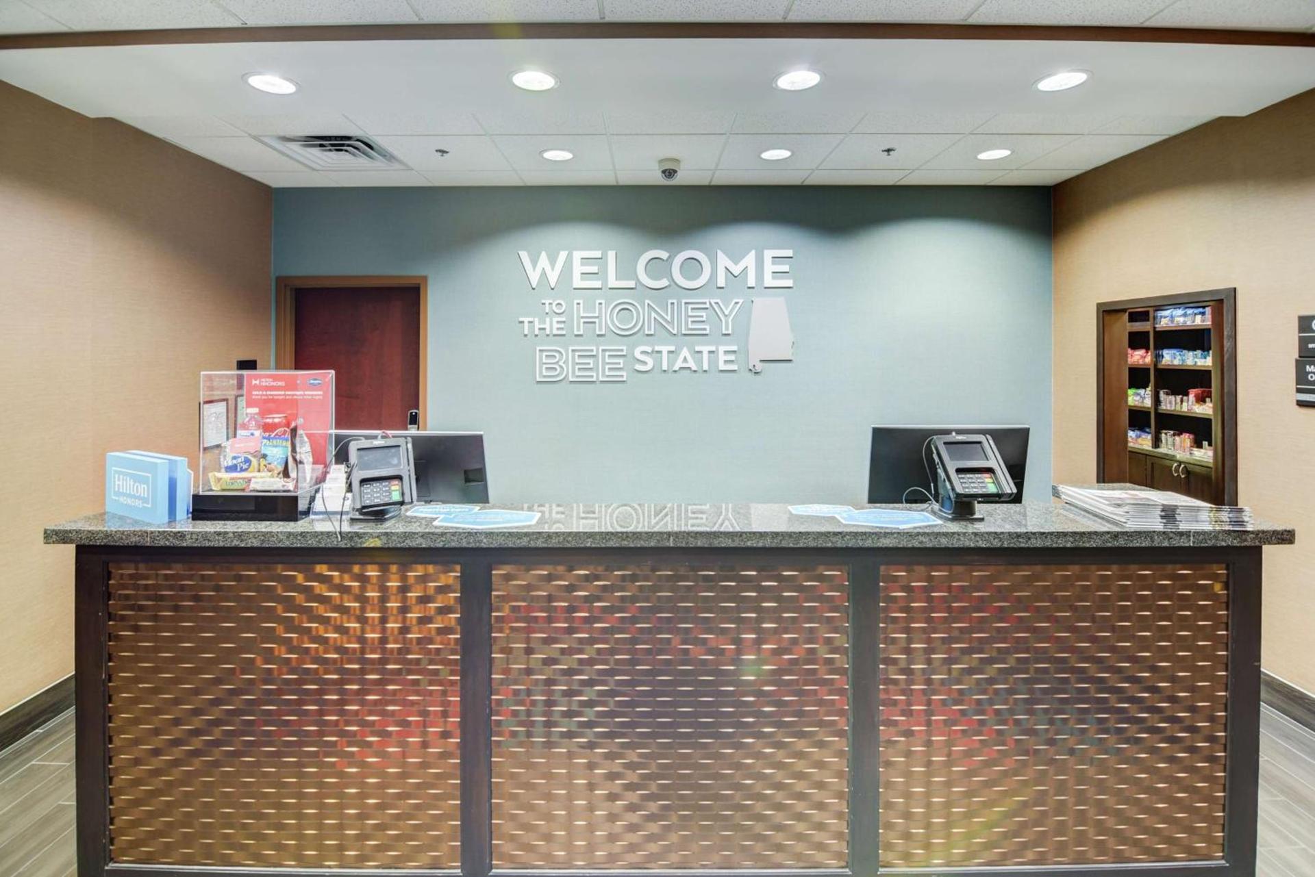 Hampton Inn Foley photo 8