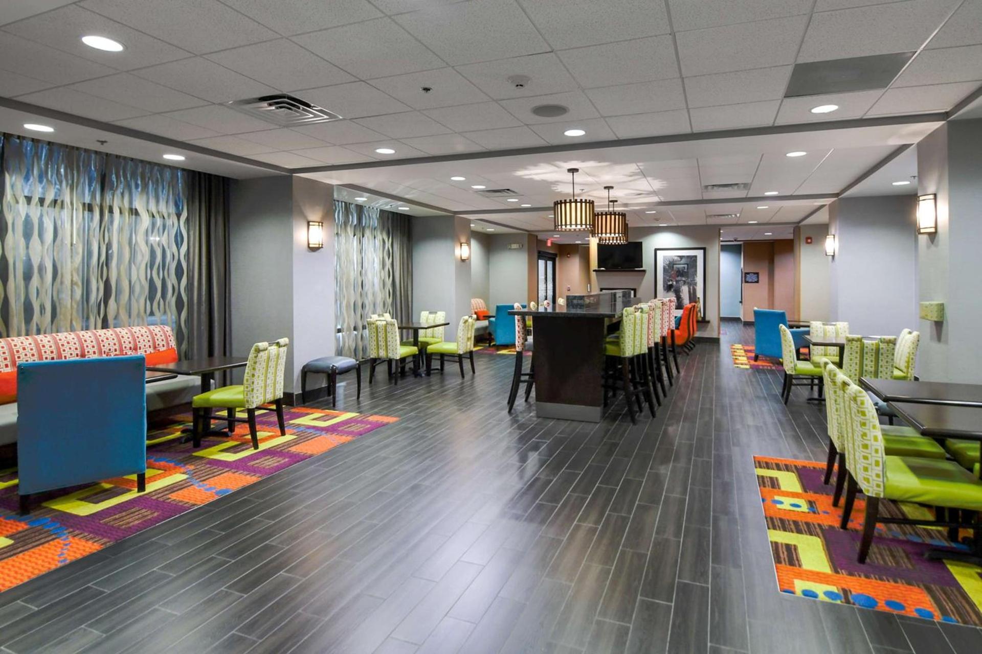 Hampton Inn Foley photo 9