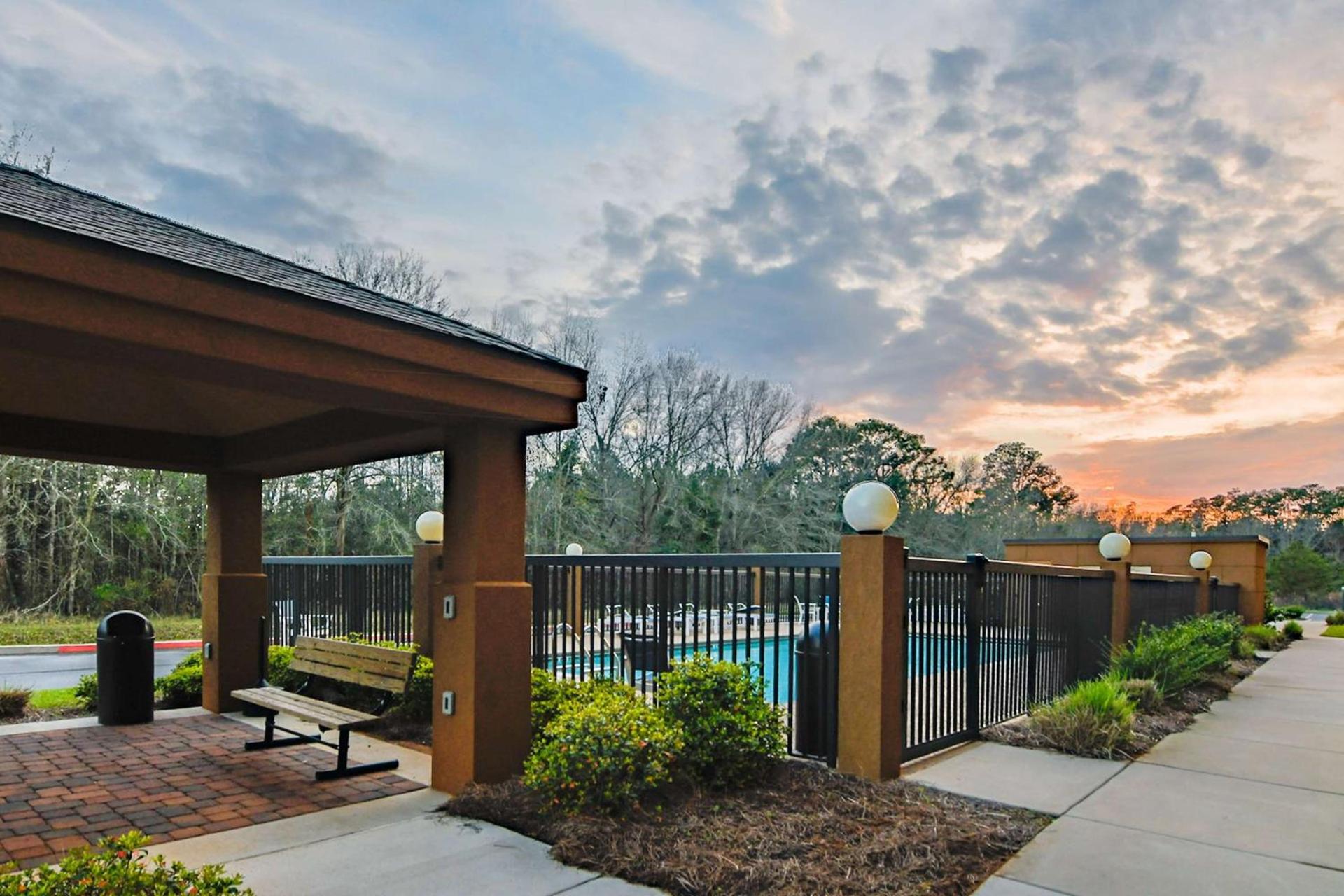 Hampton Inn Foley photo 14