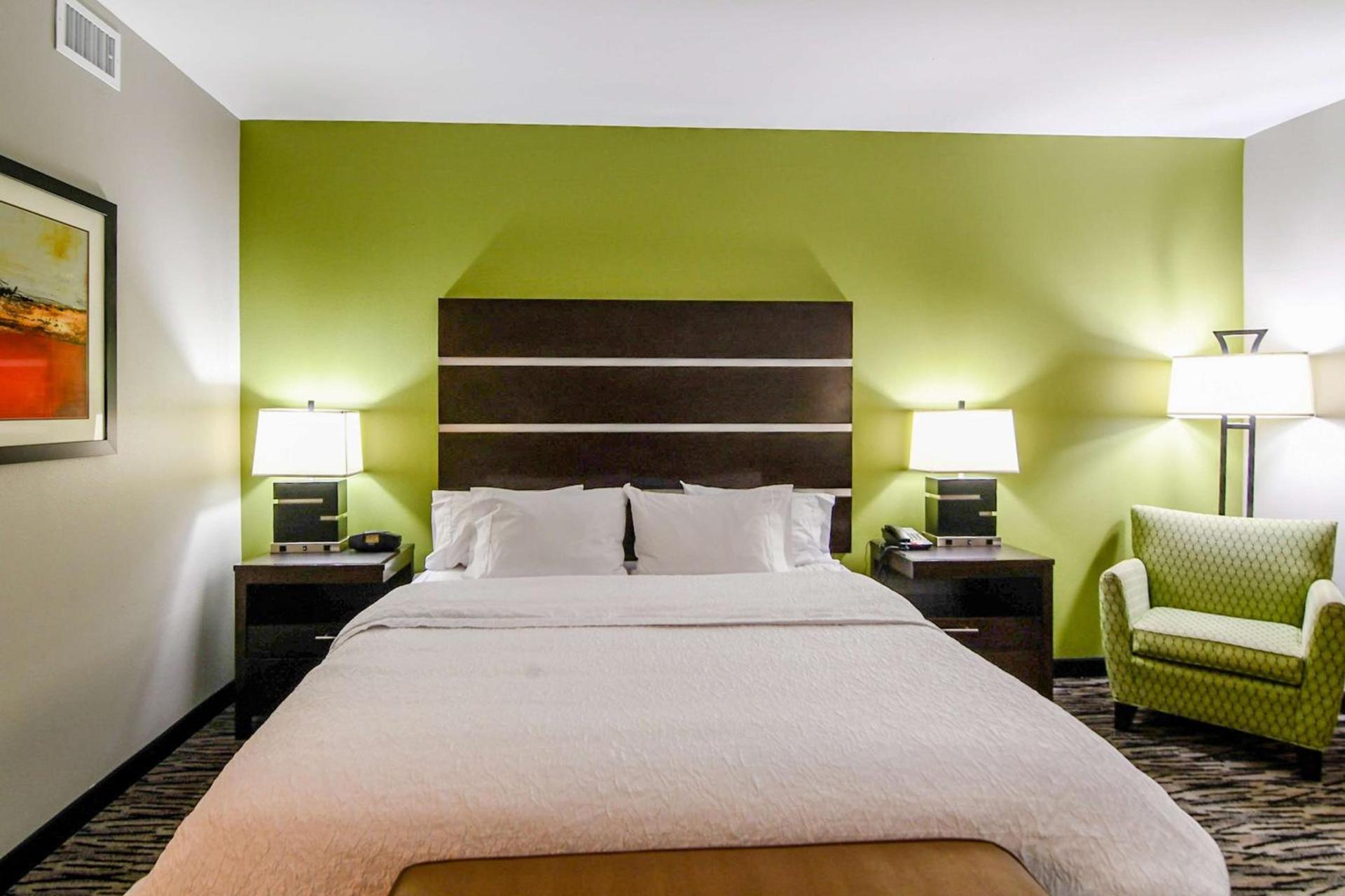 Hampton Inn Foley photo 3