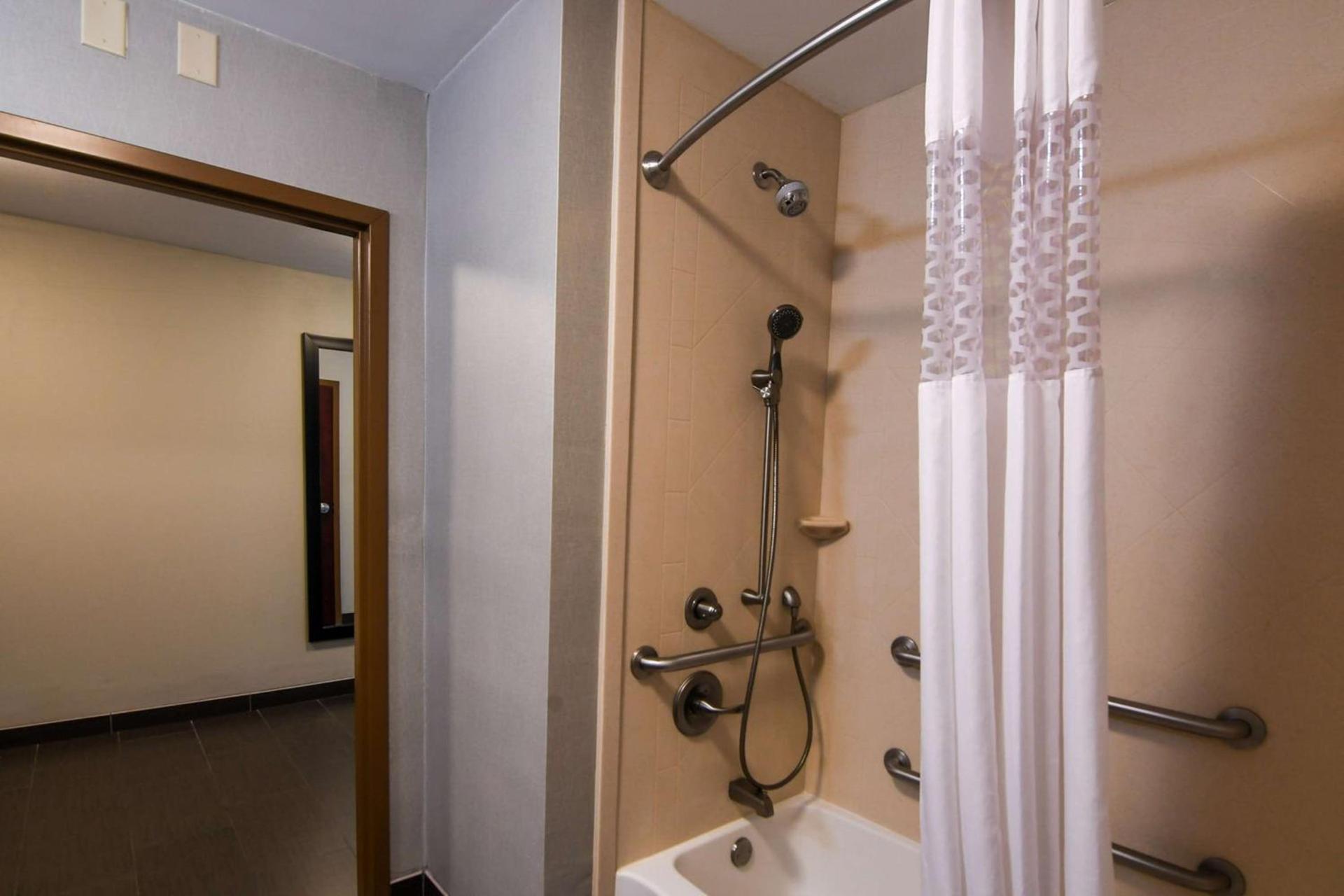 Hampton Inn Foley photo 28