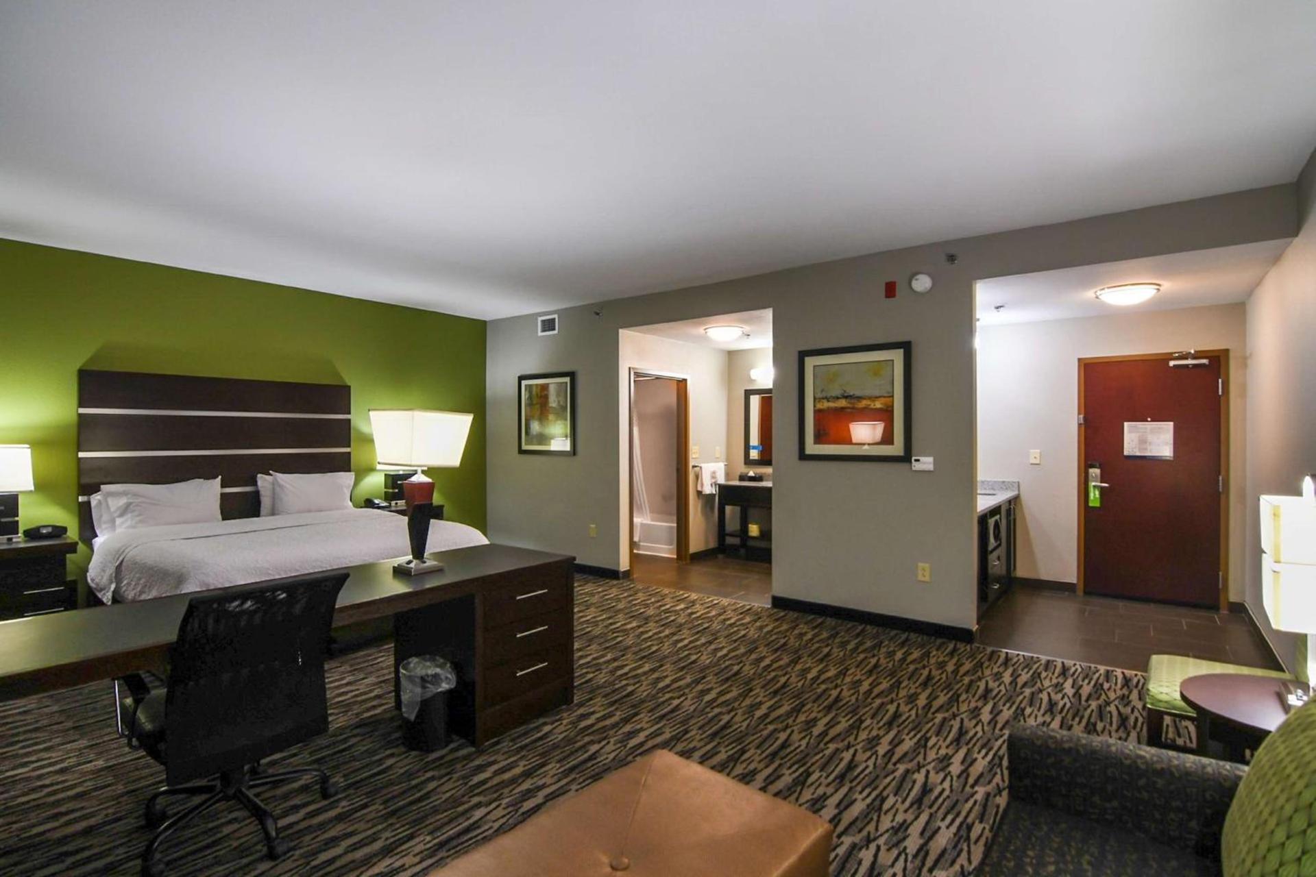 Hampton Inn Foley photo 29