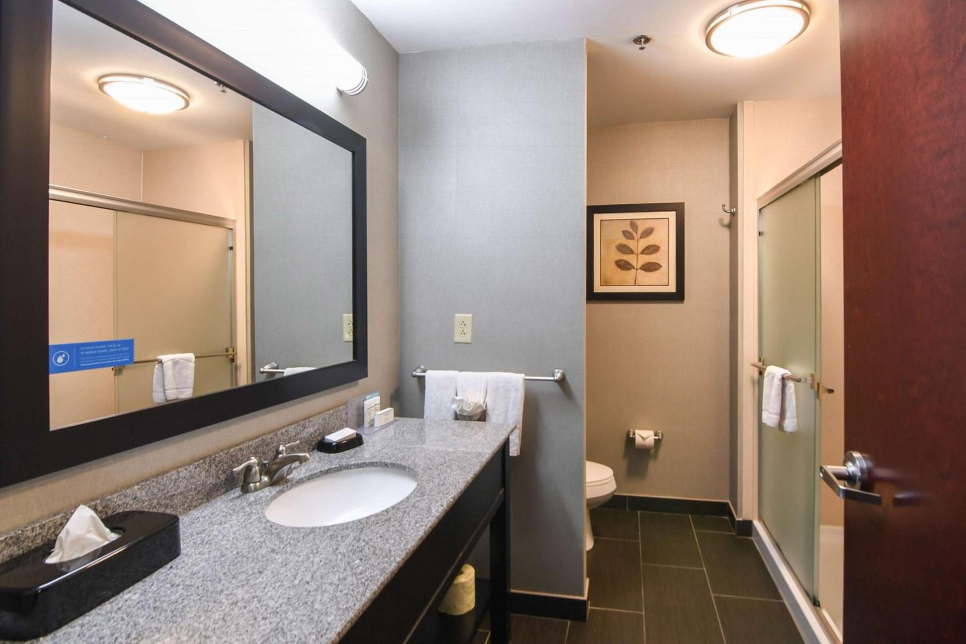 Hampton Inn Foley photo 33