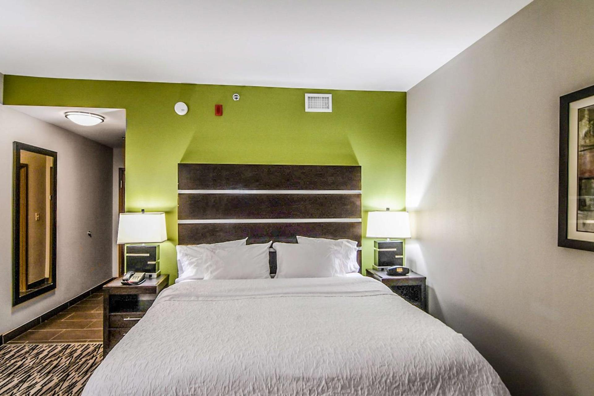 Hampton Inn Foley photo 34