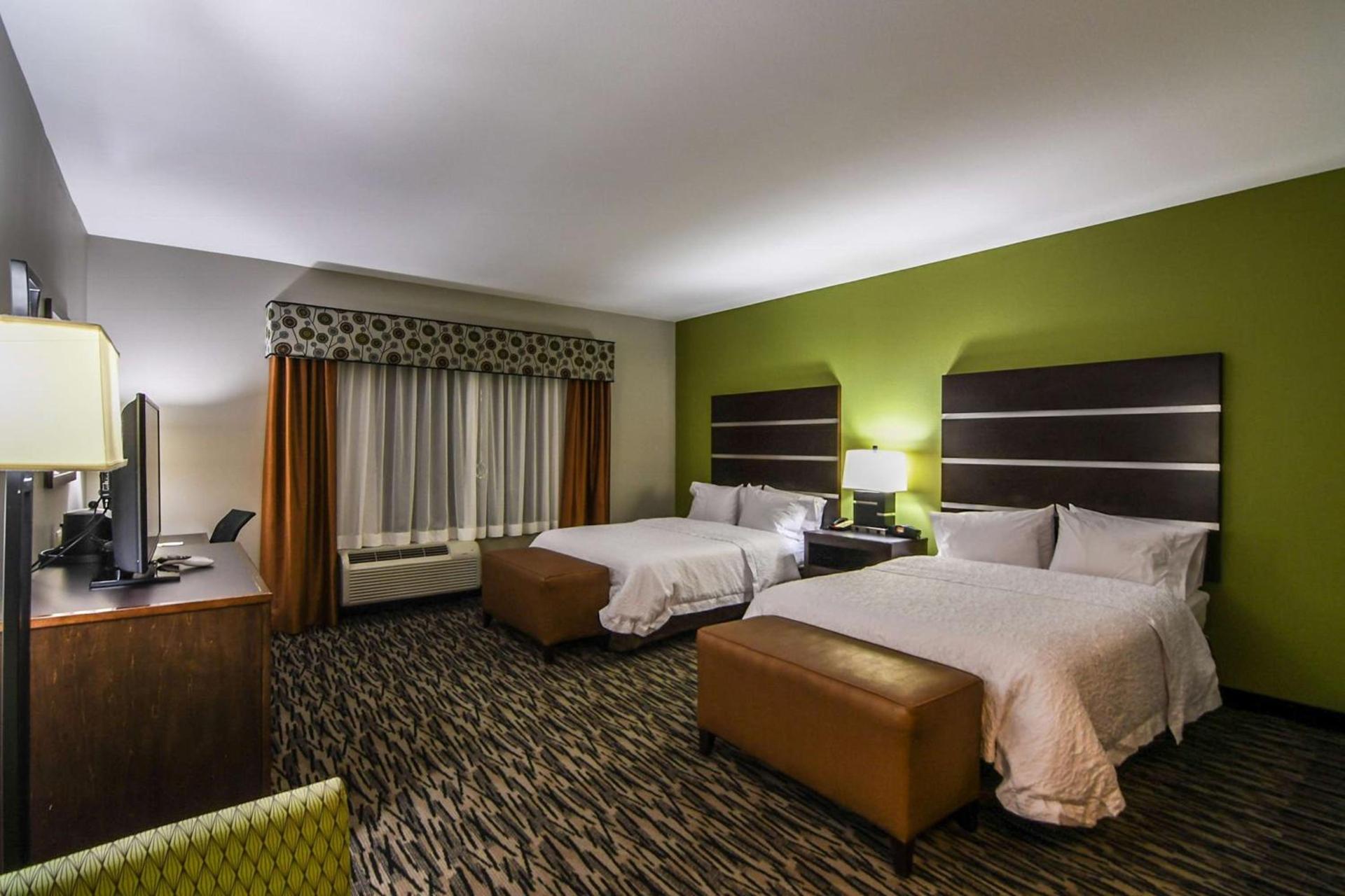 Hampton Inn Foley photo 36