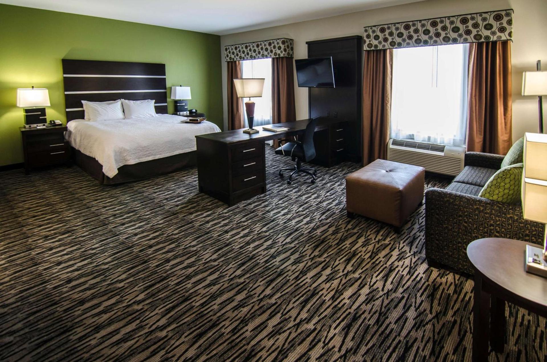 Hampton Inn Foley photo 38