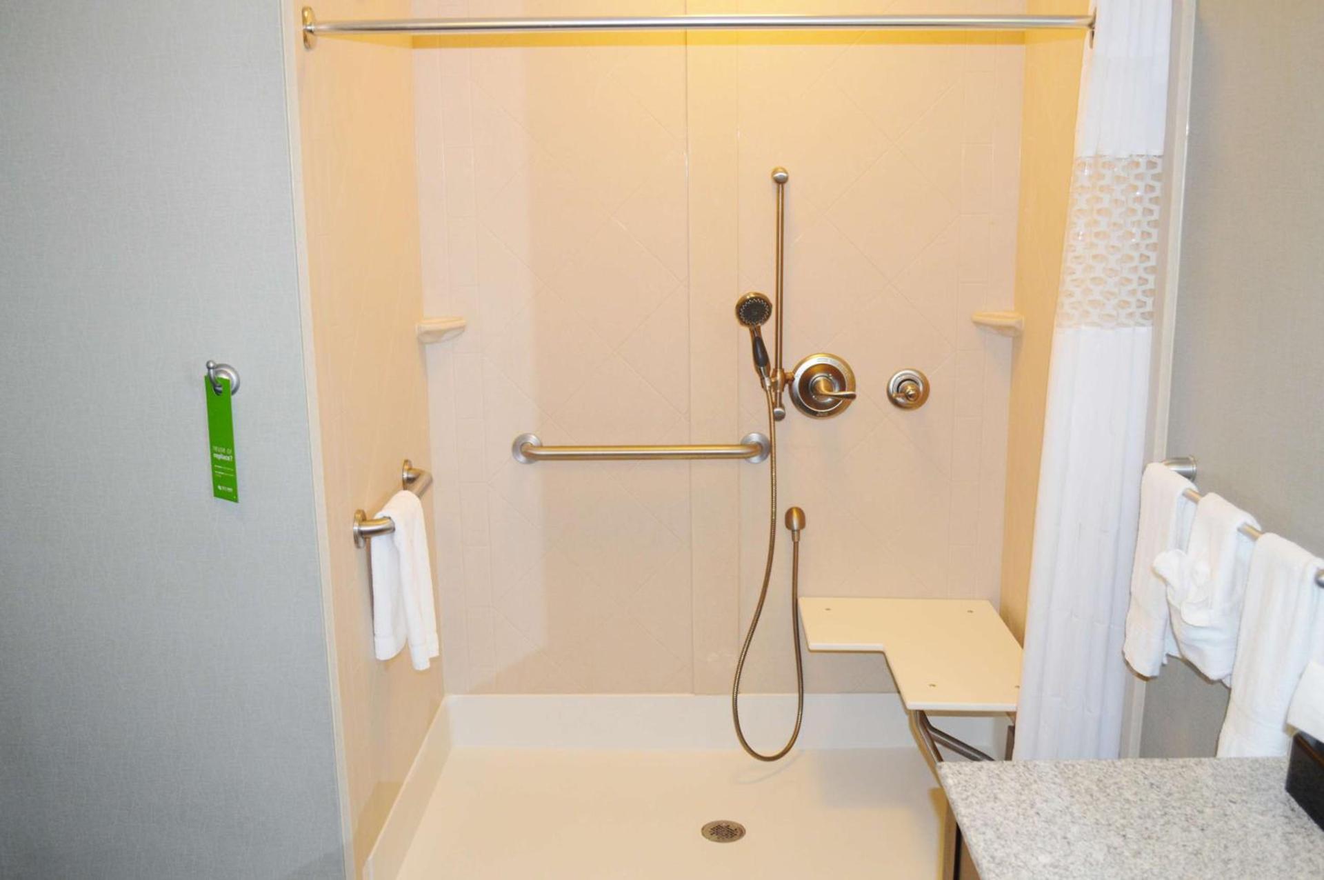 Hampton Inn Foley photo 39