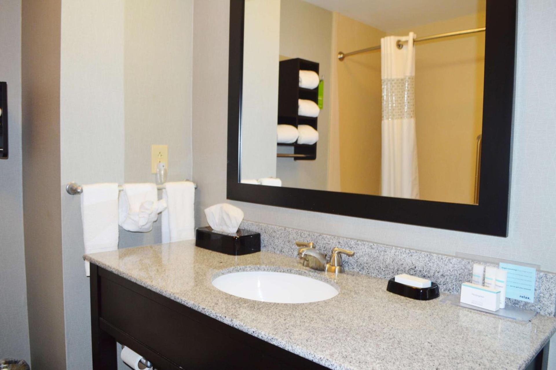 Hampton Inn Foley photo 40