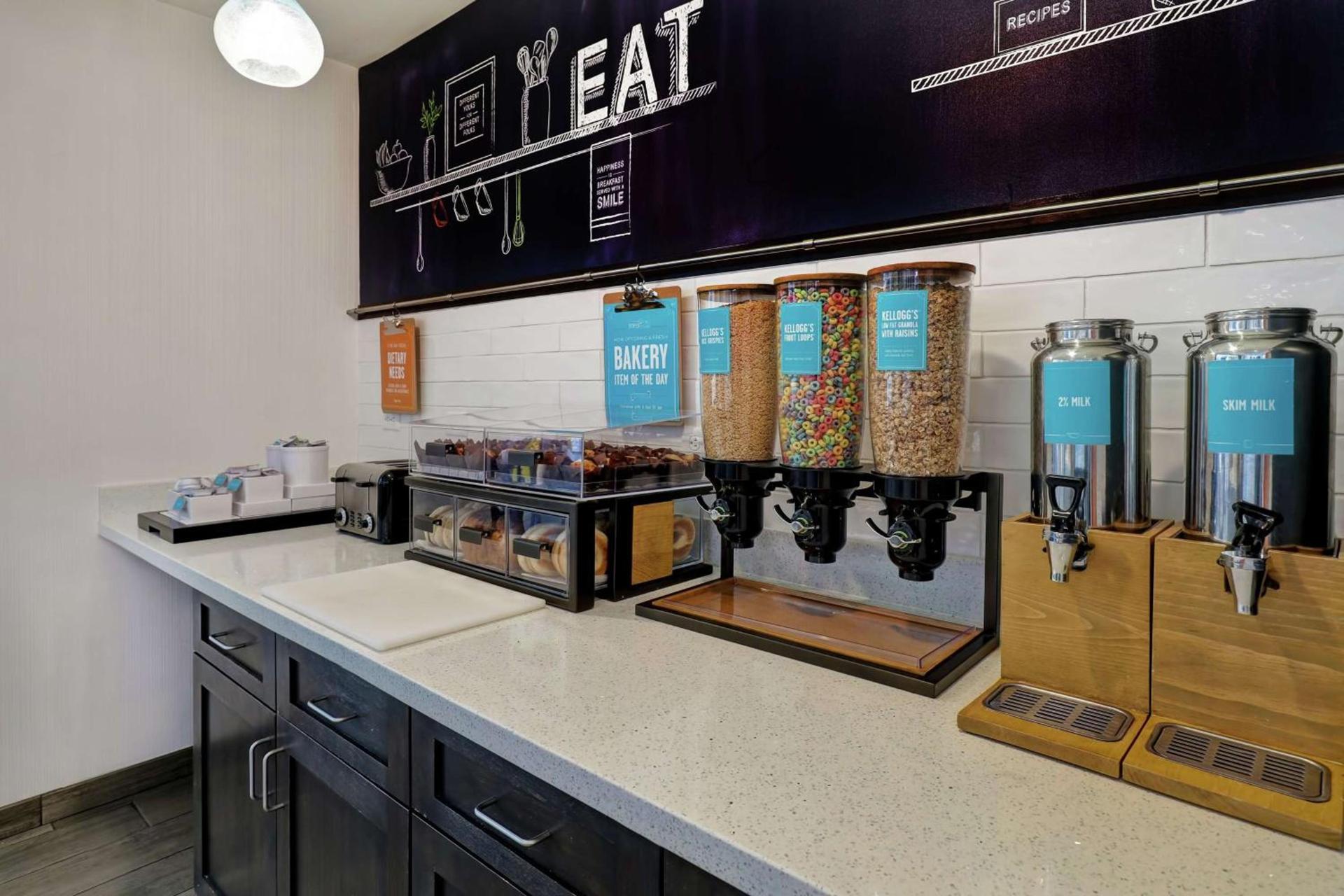 Hampton Inn by Hilton Turlock photo 8