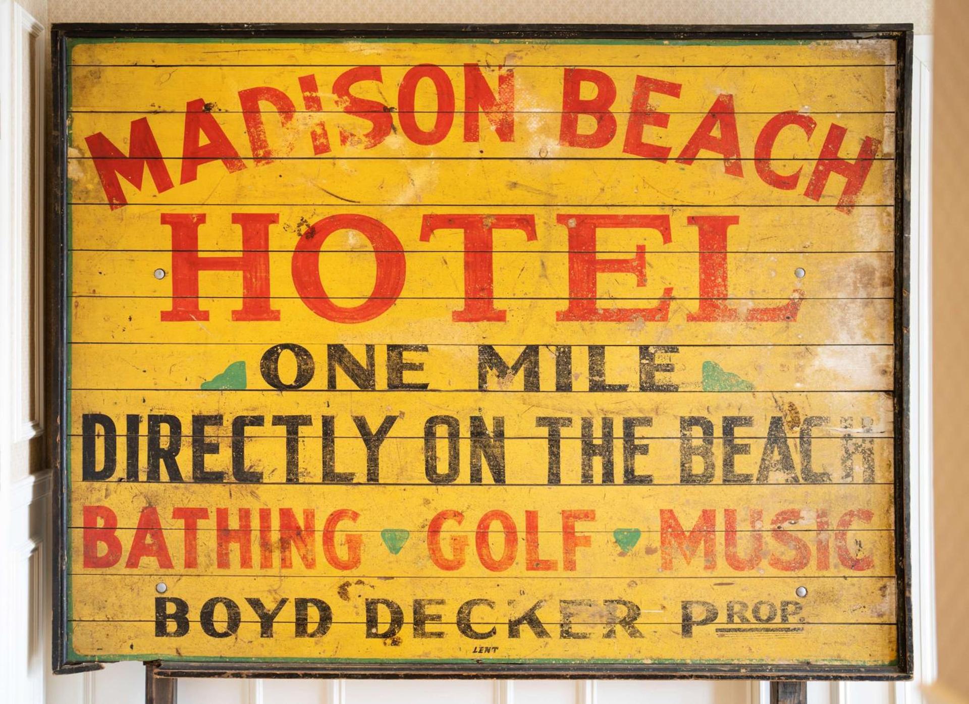 Madison Beach Hotel, Curio Collection by Hilton photo 3