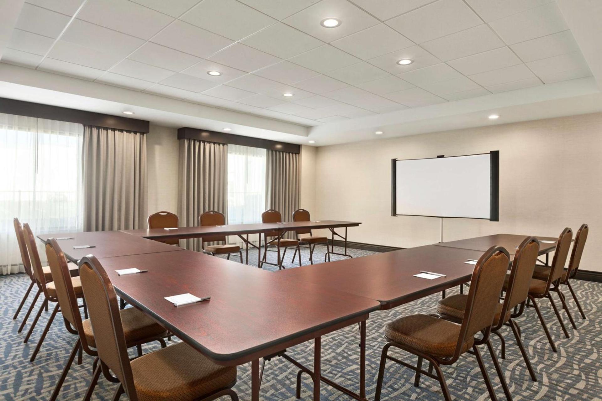 Hampton Inn by Hilton Turlock photo 28